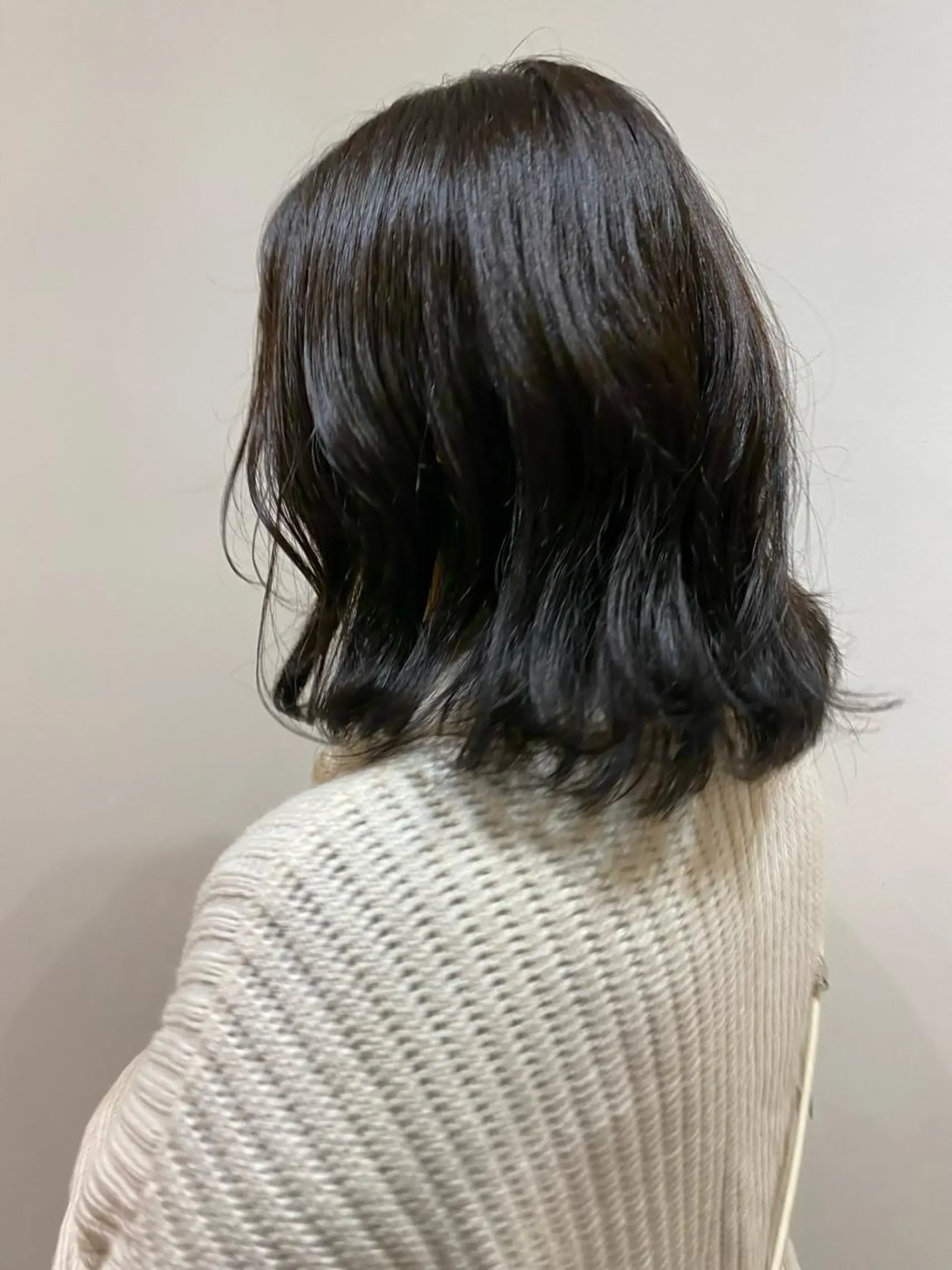 ミディアム ミディアムパーマ ボブ ハイライト 髪質改善 韓国風ヘア カット ヘアカラー トリートメント 大人かわいい×艶髪 🤍塩川のヘアスタイル