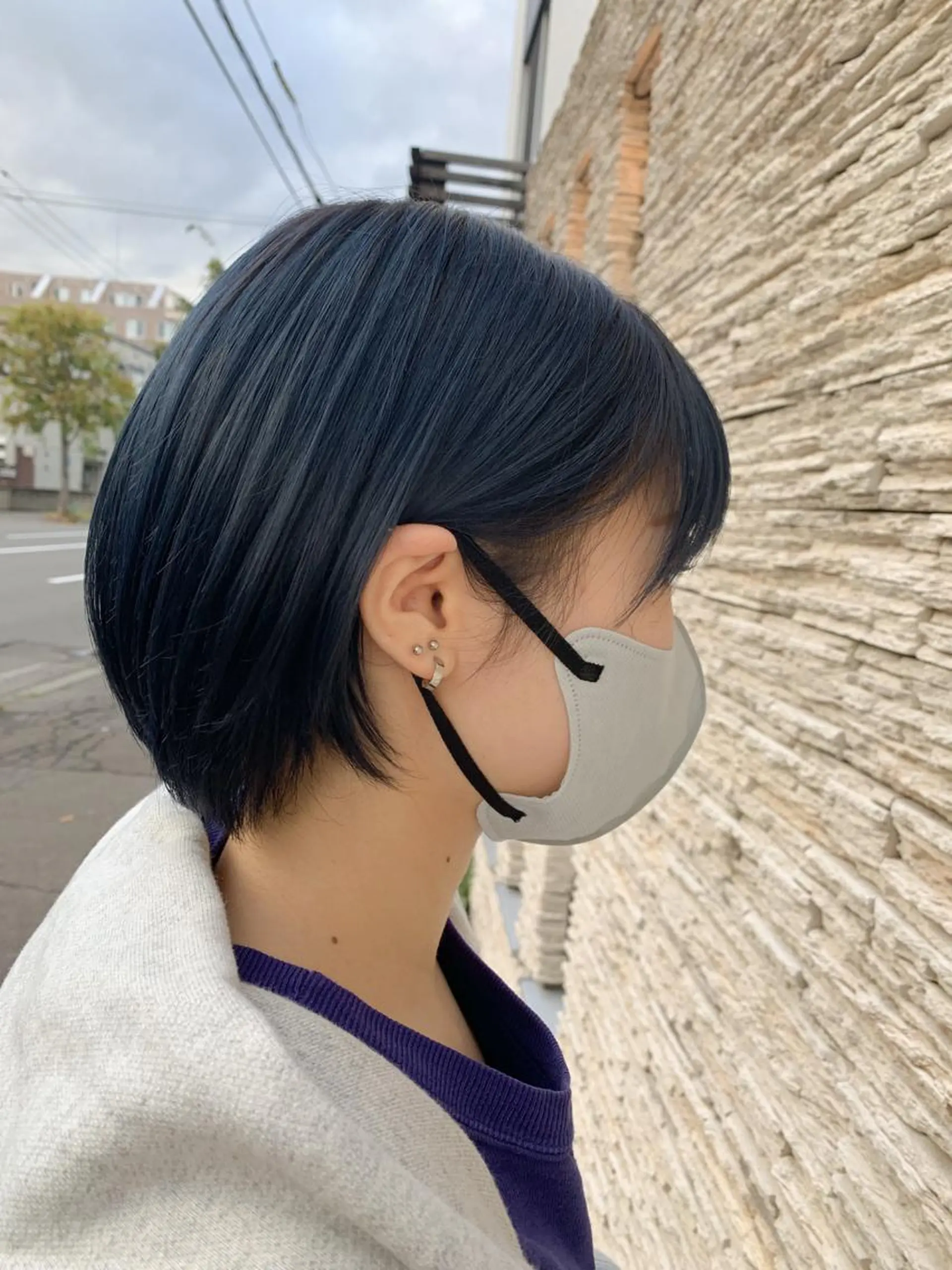 カラー 黒髪 ブルーカラー ブルーブラック 三品 早妃のヘアスタイル