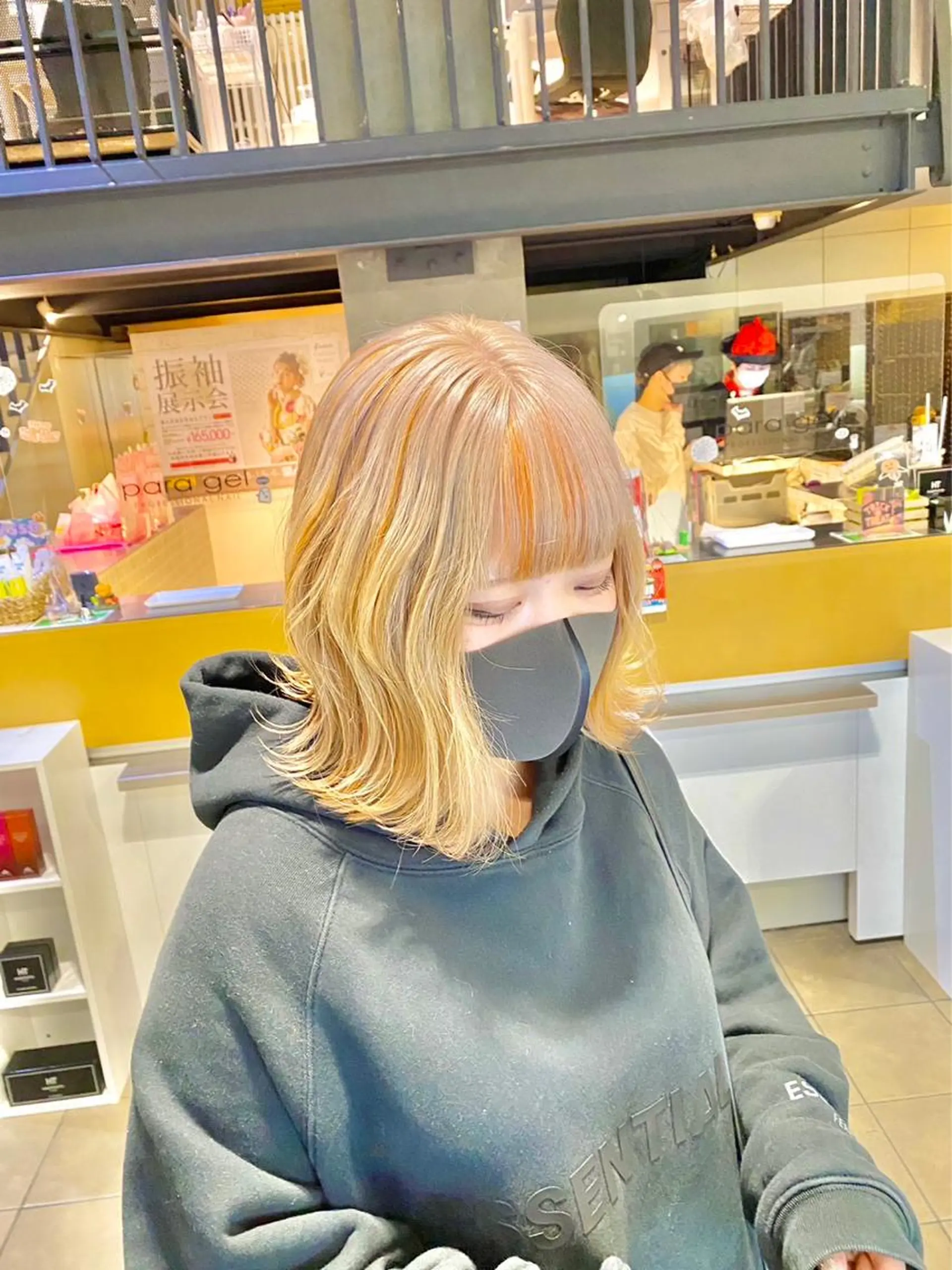 ミディアム カラー 耳つぼS認定講師 ×ハイトーンカラーのヘアスタイル