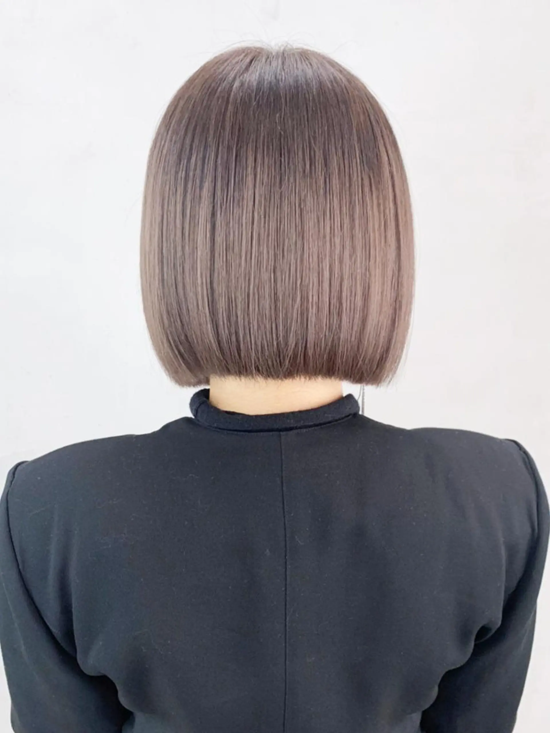 ミディアム カラー グレージュ ボブ カット ヘアカラー トリートメント ITbyALBUM 下北沢店のヘアスタイル