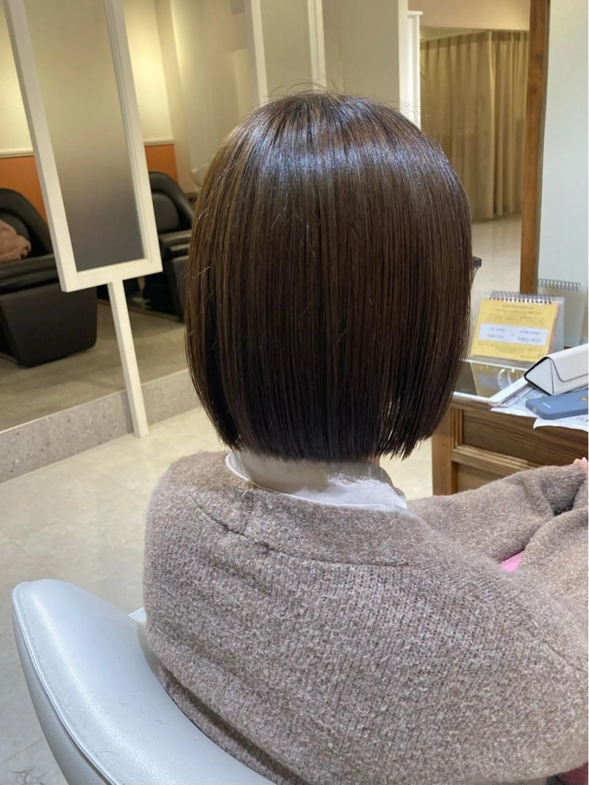 ミディアム ボブ 山﨑 まなかのヘアスタイル