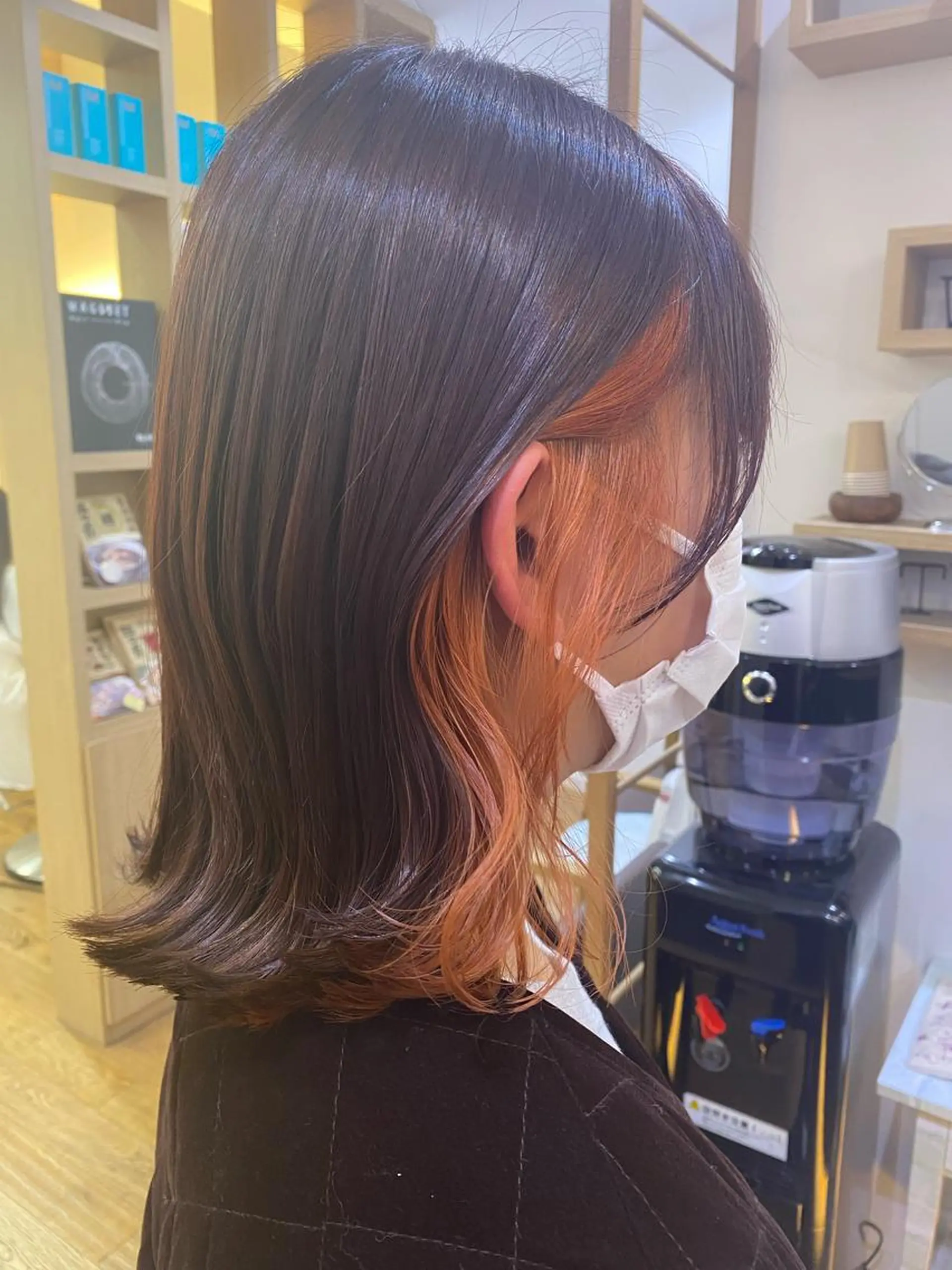 セミロング カラー ヘアアレンジ ベージュカラー インナーカラー オレンジ ピンクカラー ピンクベージュ 韓国ヘア sasugaのヘアスタイル