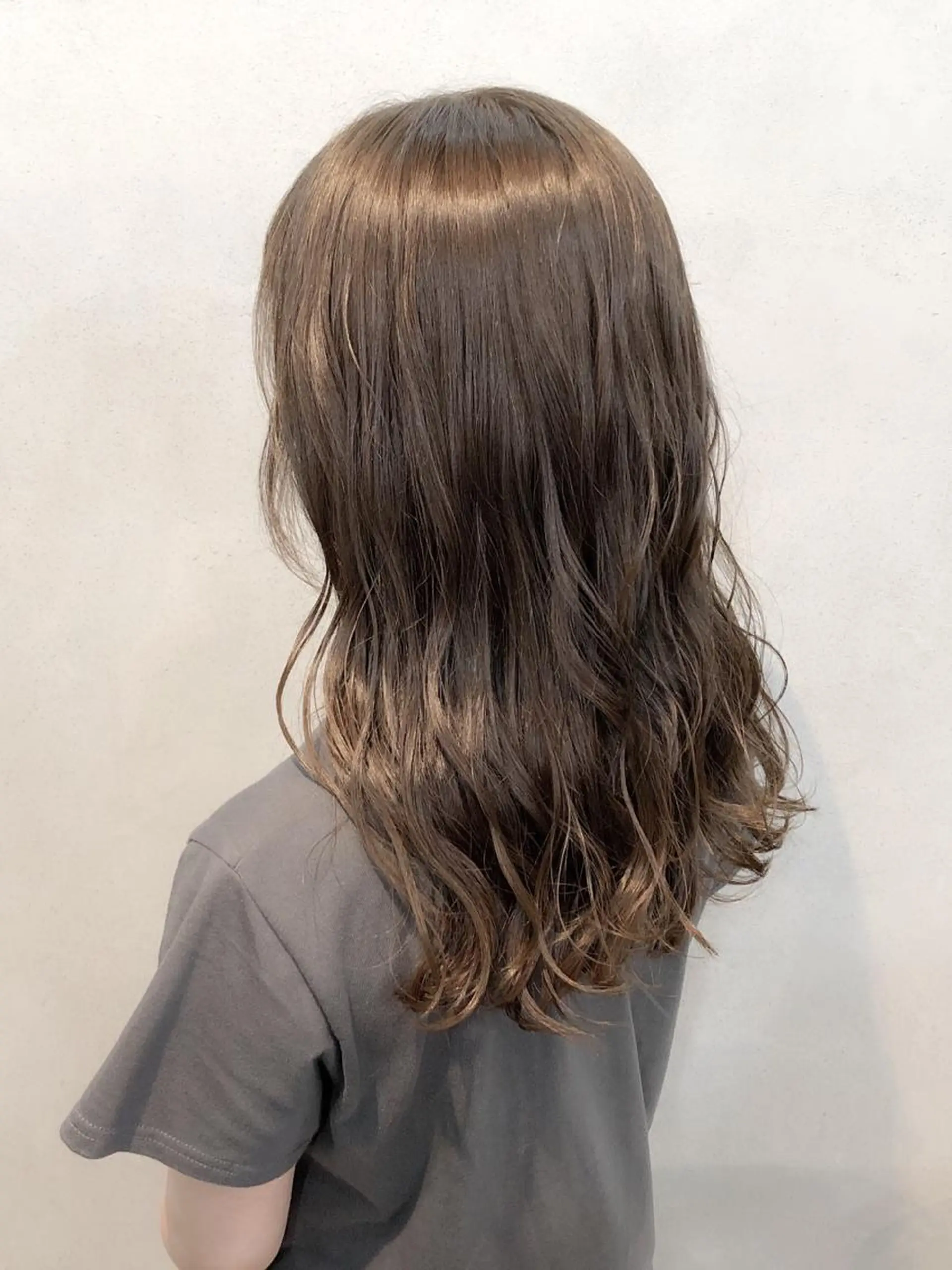 セミロング カラー アッシュ ベージュカラー グレージュ universe tokyoのヘアスタイル