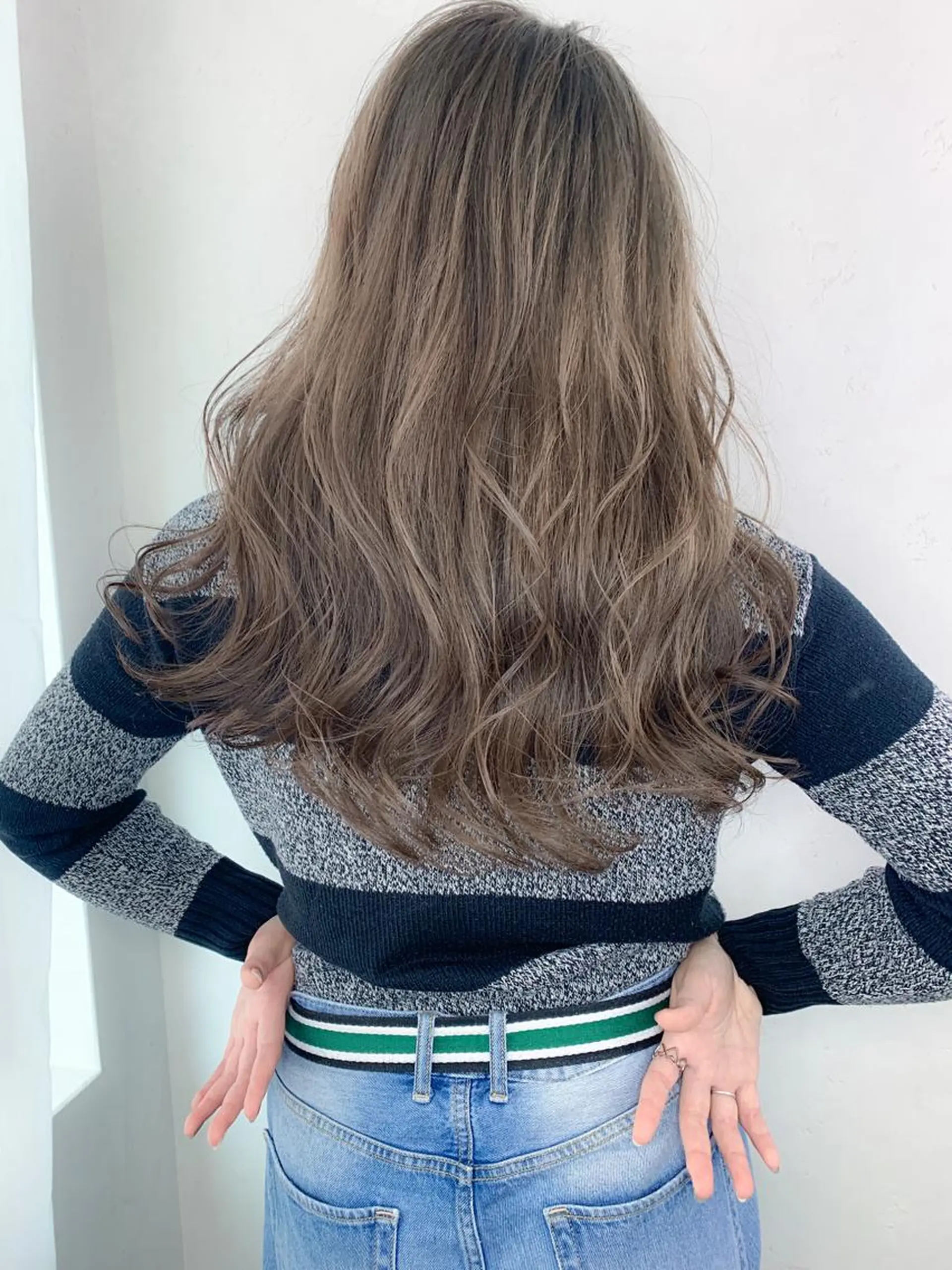 セミロング カラー LUXBE  HAKATA博多バスターミナル店所属・Luxbe hakataのヘアスタイル