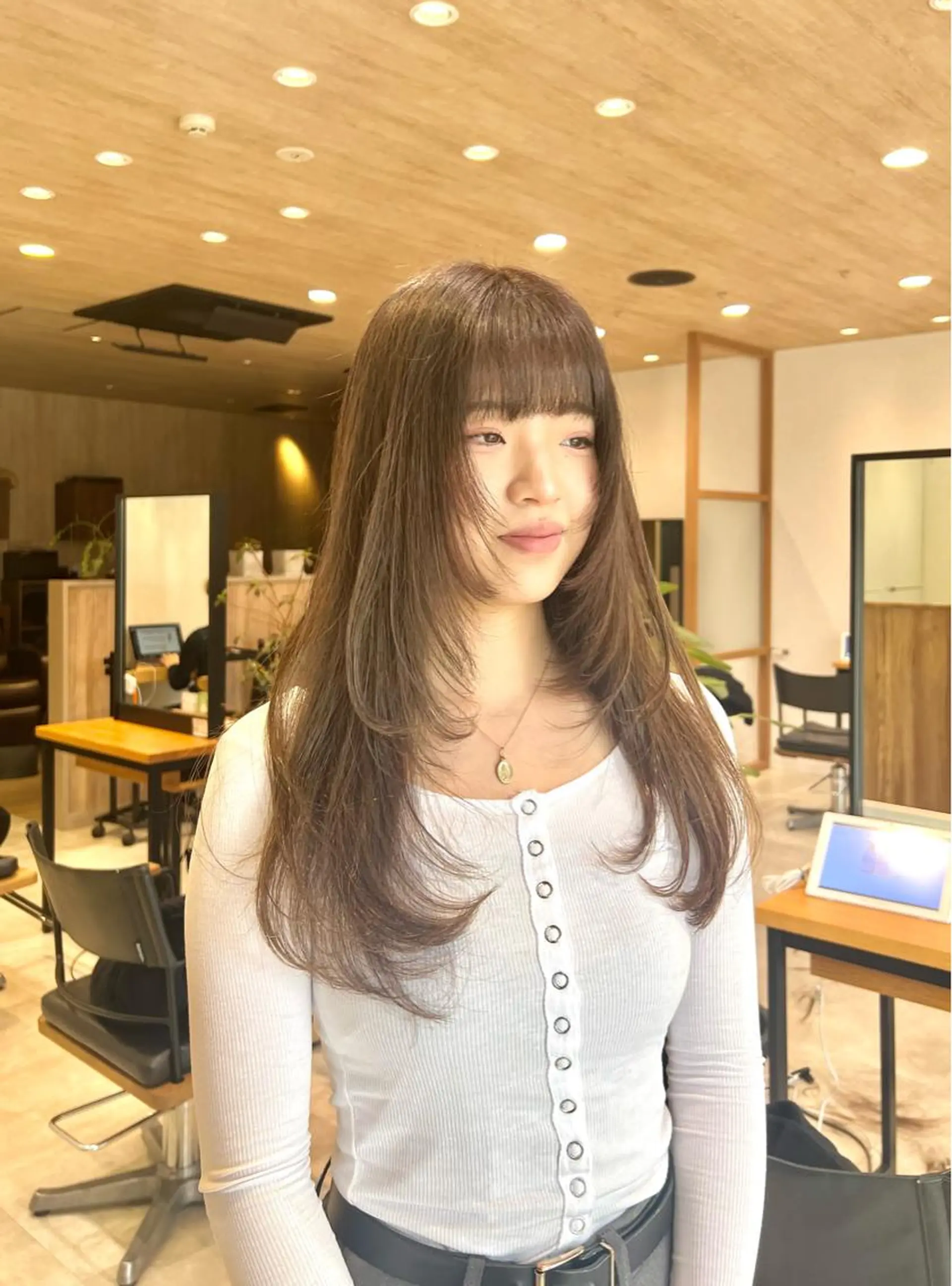 ロング レイヤーカット Oasisgarden所属・レイヤー/ブリーチ MOMOのヘアスタイル
