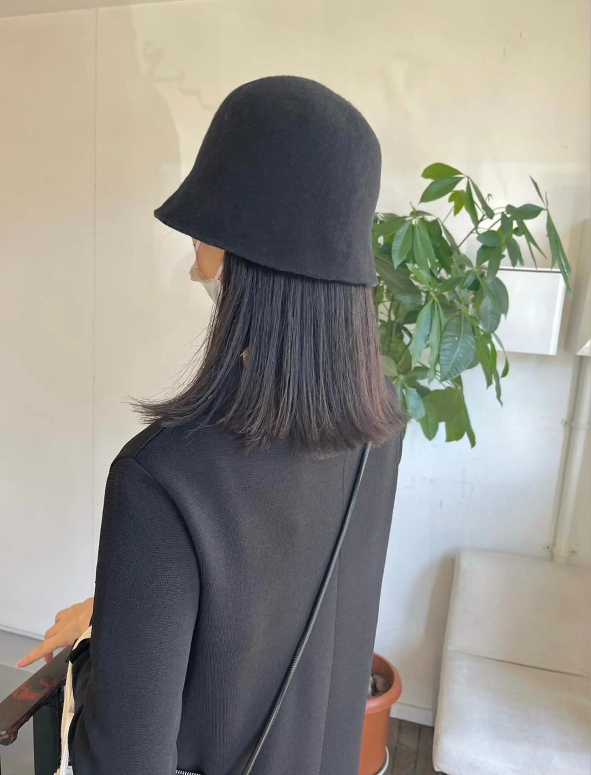 セミロング KAORU オリーブカラーのヘアスタイル