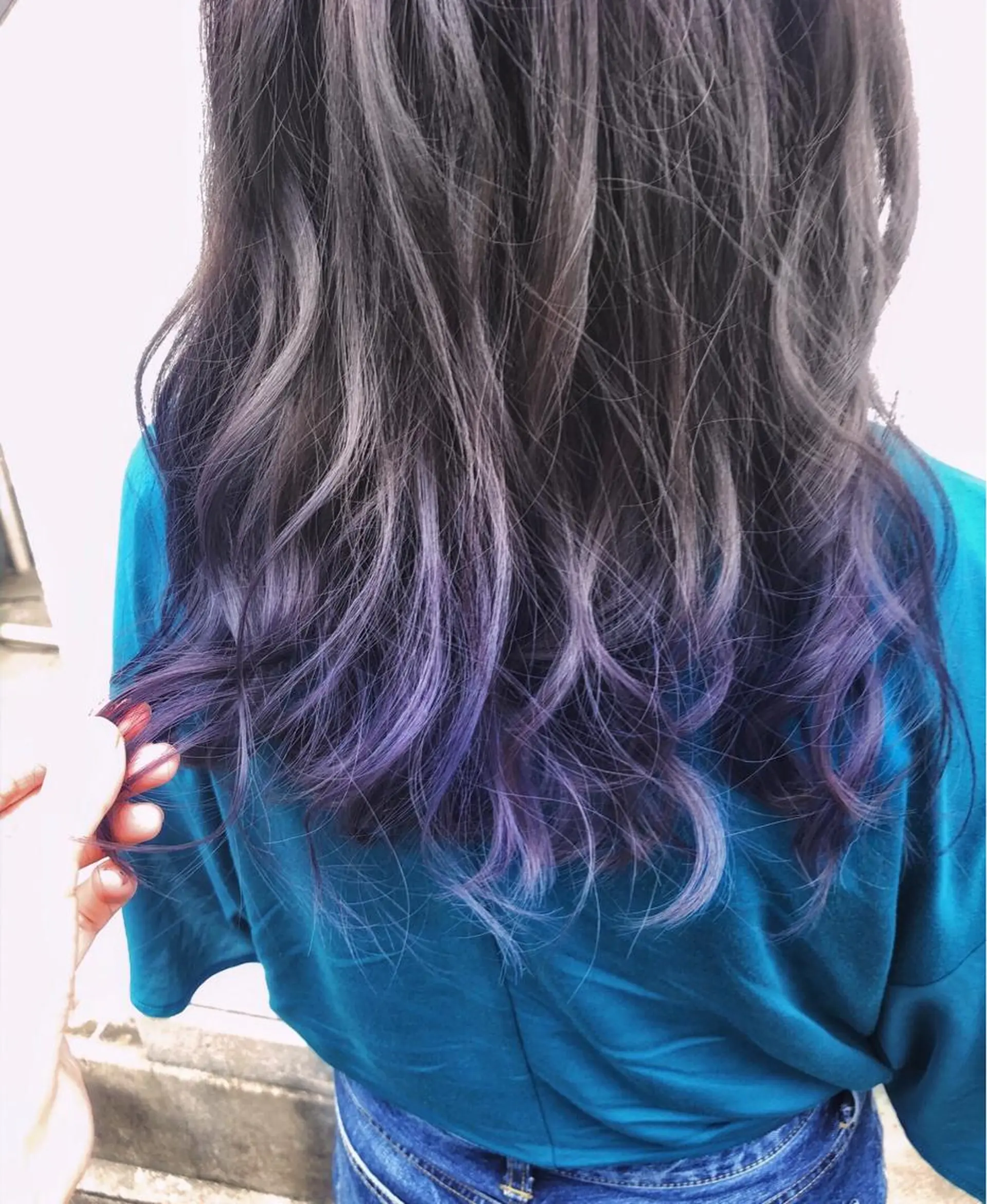 セミロング カラー ブリーチ ケアブリーチ ダブルカラー グラデーションカラー インナーカラー/推し アニメカラー/ウルフのヘアスタイル