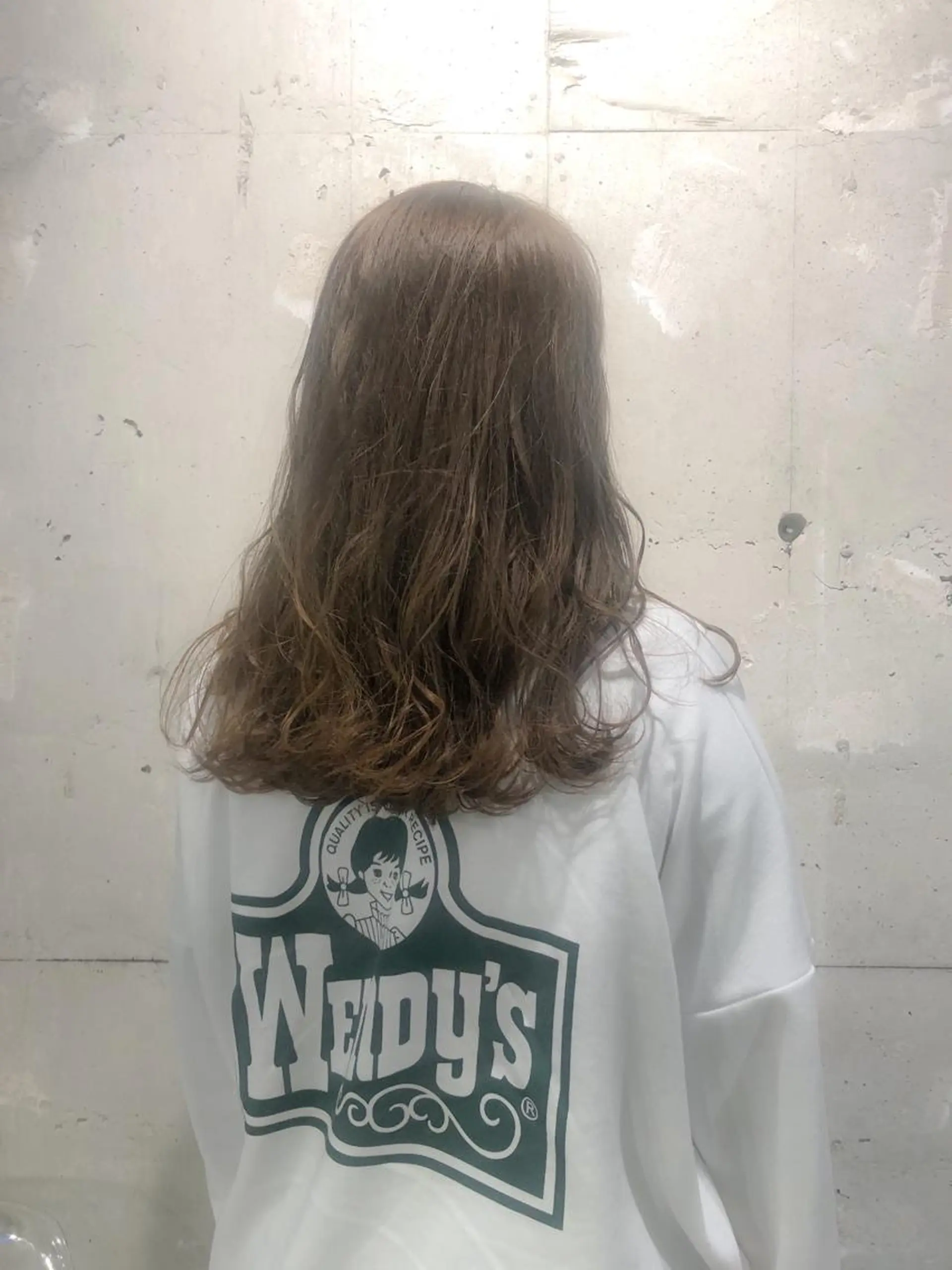 セミロング カラー パーマ ヘアアレンジ メンズ キッズ ネイル マツエク・マツパ メンズブリーチ ベージュカラー ブリーチ ミルクティーベージュ 春ネイル Rene'所属・当日予約⭕️ yuriのヘアスタイル