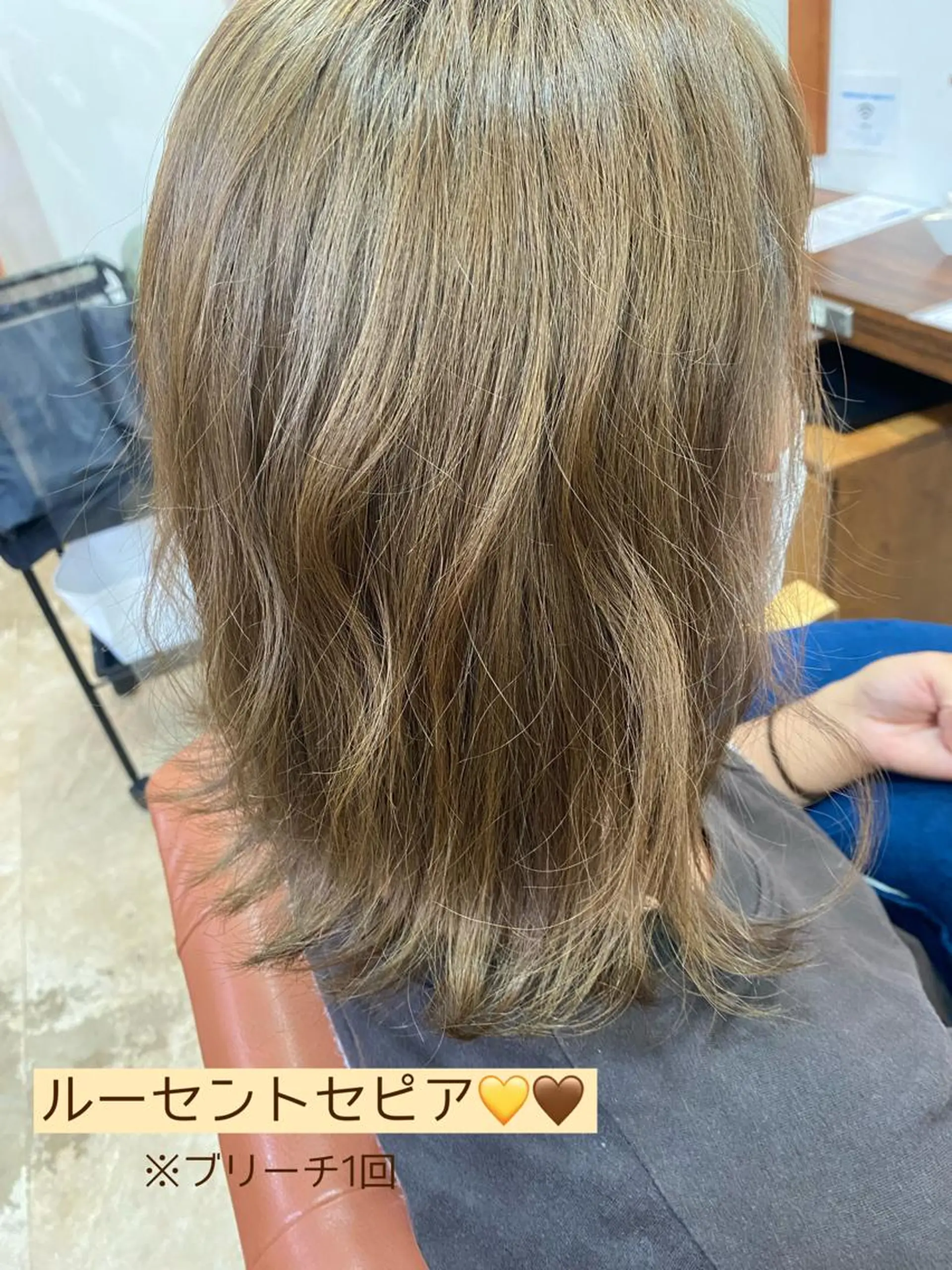 カラー ベージュカラー ブリーチ ハイトーンカラー ハイトーンベージュ オレンジ Hikari /赤み消しカラーのヘアスタイル