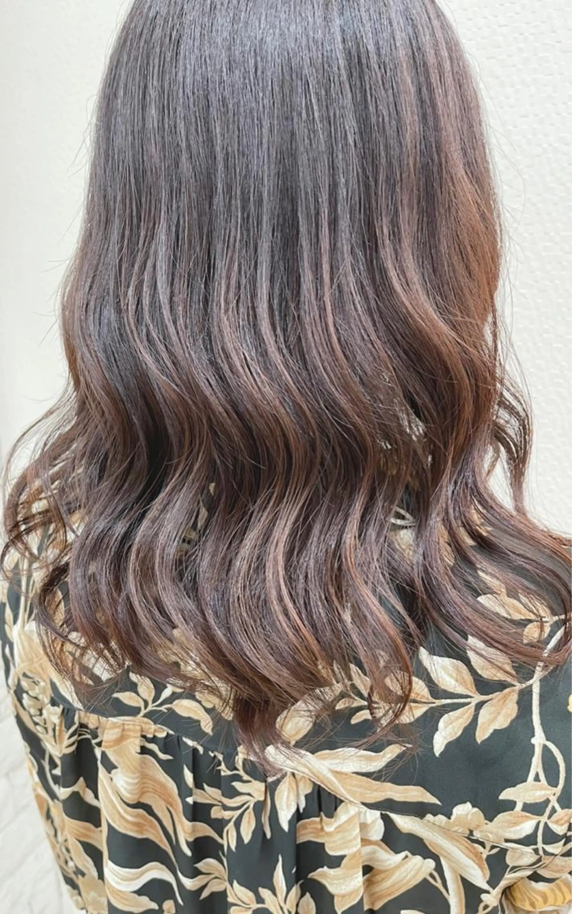 セミロング 名古屋のピンク好き かずくん🦩のヘアスタイル