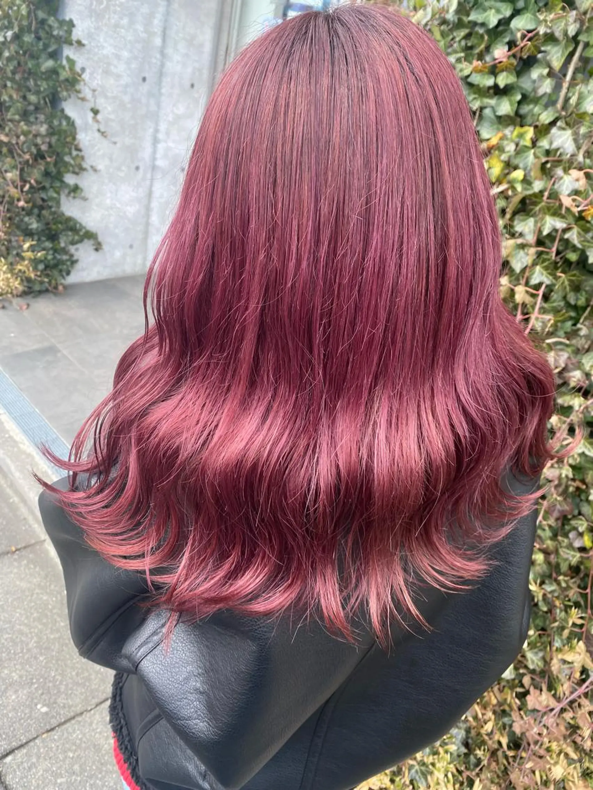 ロング カラー ブリーチ カシス ラベンダーカラー ピンクカラー ピンクラベンダー カット ヘアカラー エクステ／インナー カラー 礒野朱里のヘアスタイル