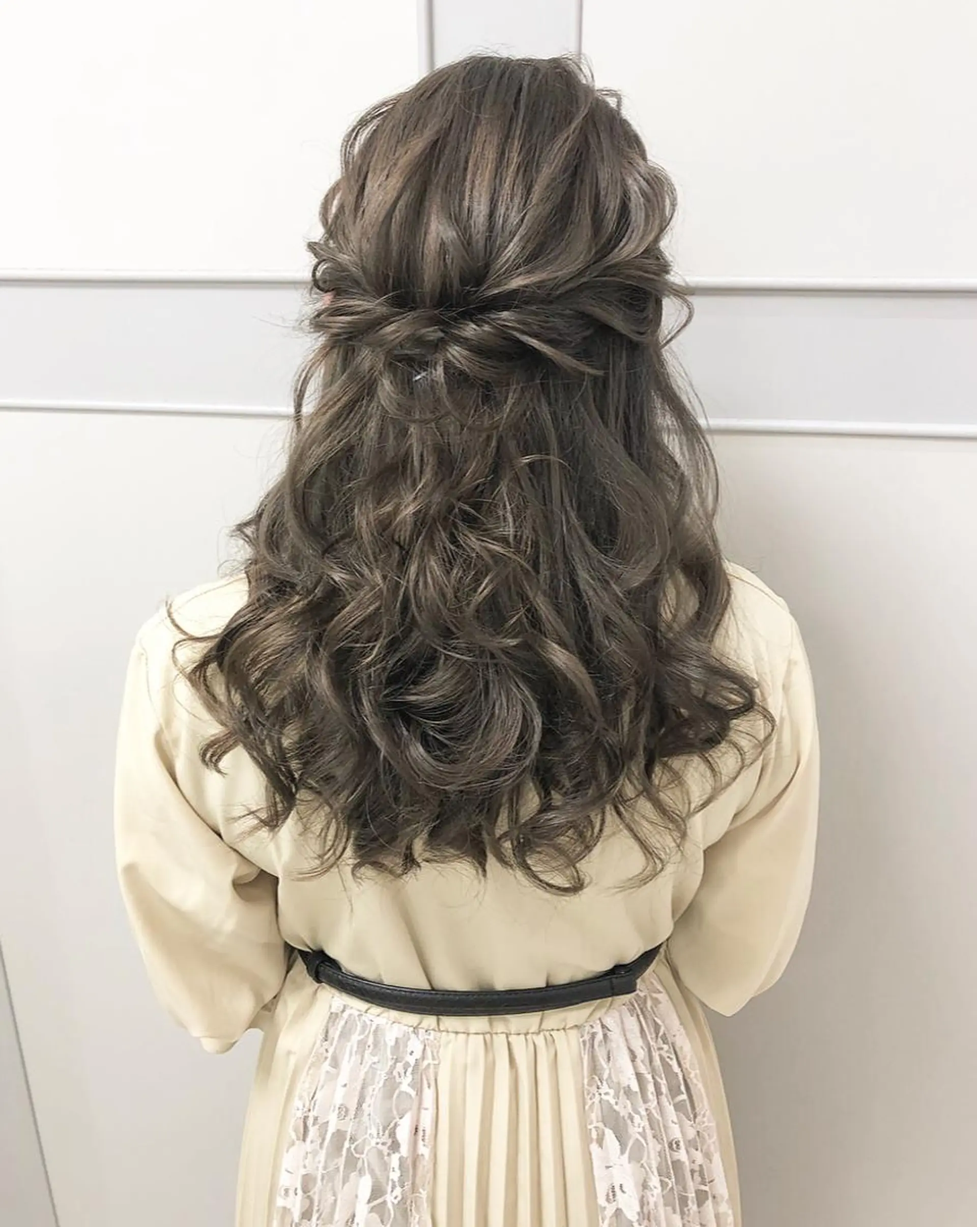 セミロング カラー ヘアアレンジ autre所属・大久保 ひでなりのヘアスタイル