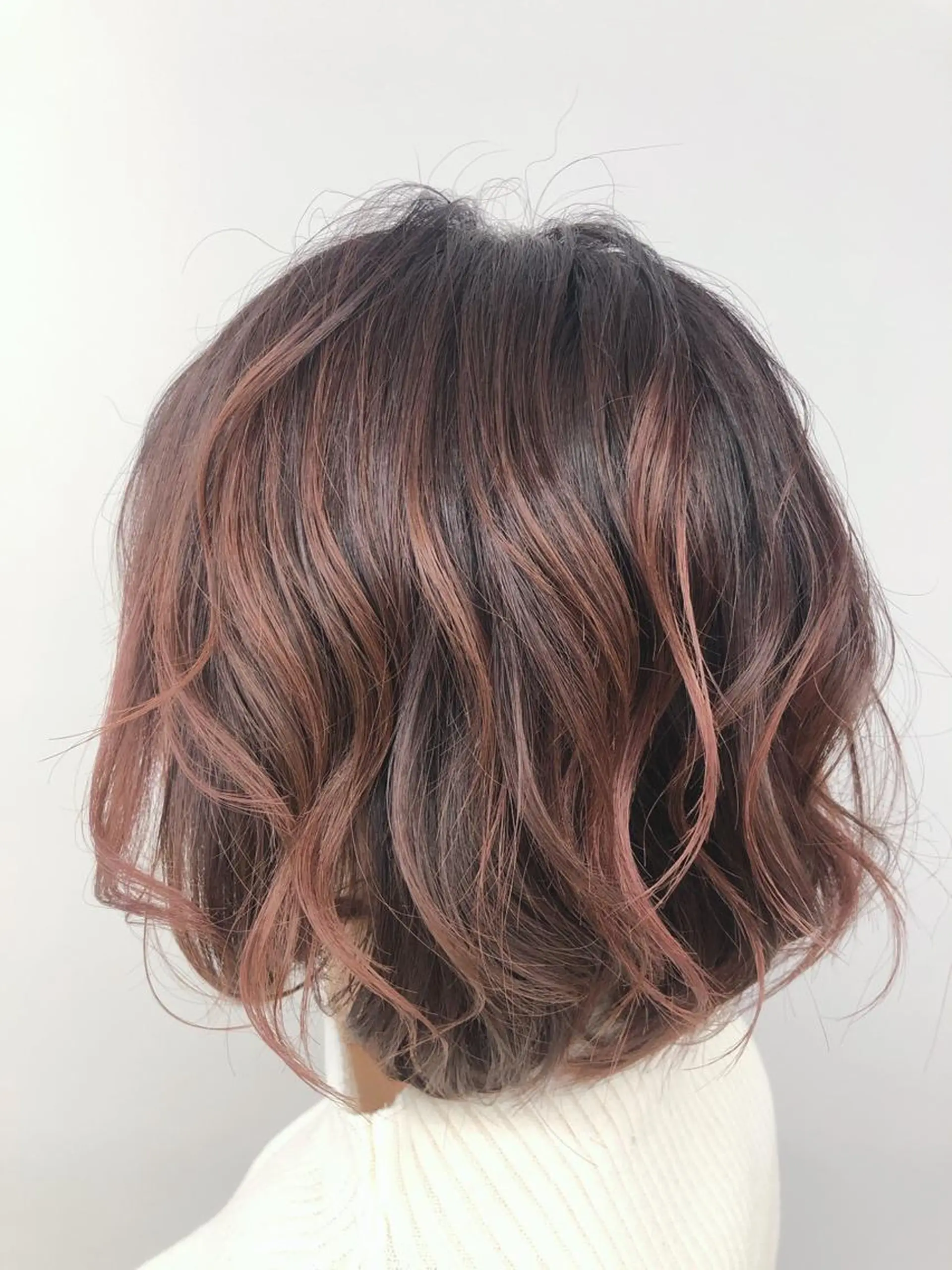 ショート カラー ブリーチ グラデーションカラー ブリーチなしカラー ピンクカラー 代表　YUKI ☆のヘアスタイル