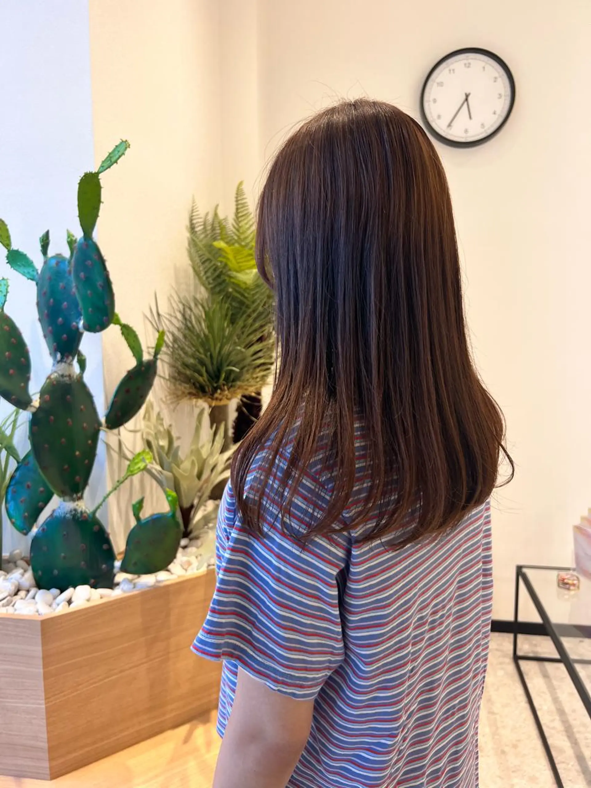 セミロング ブリーチカラー 〻髪質改善〻アレンジのヘアスタイル