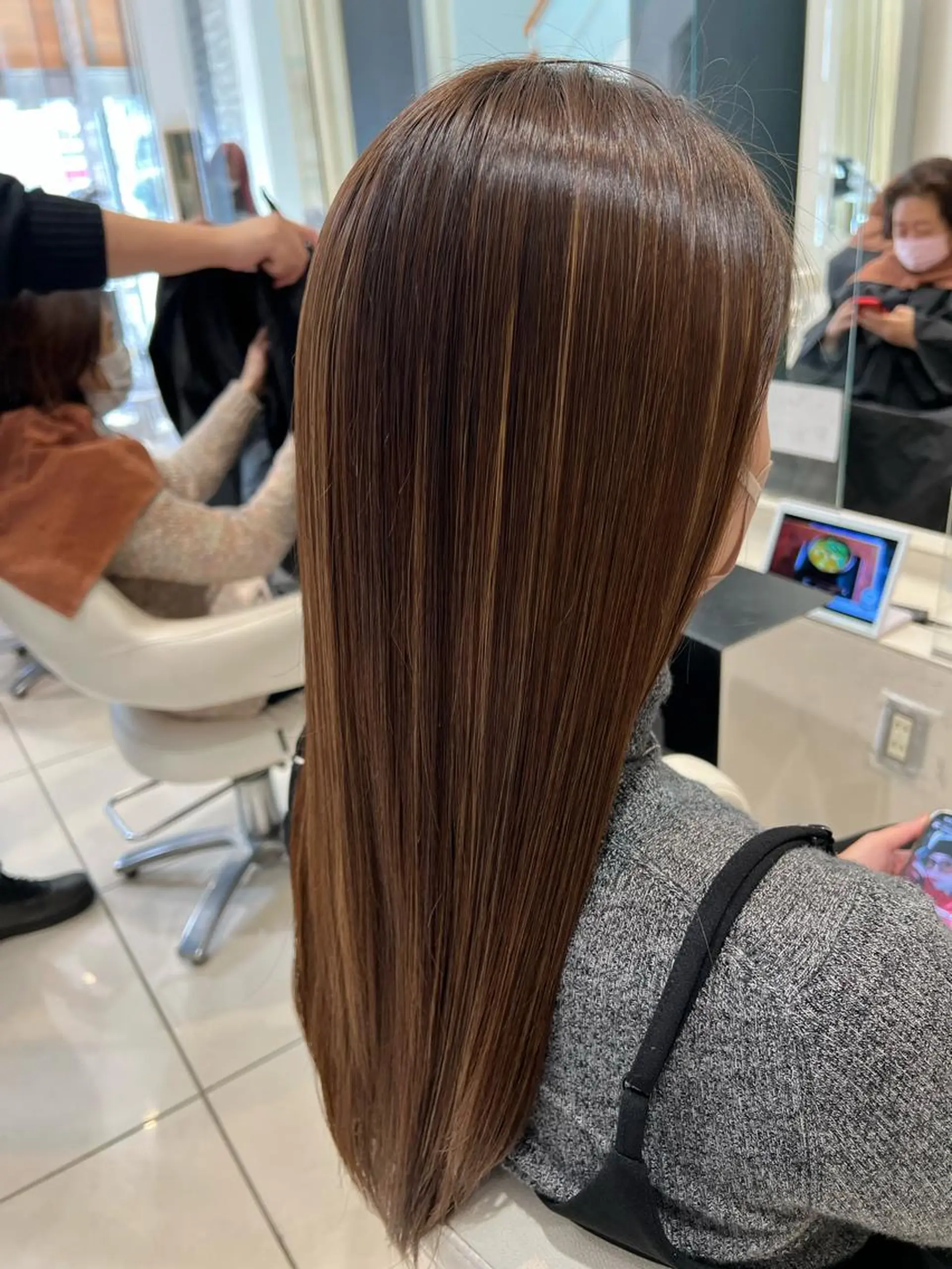 ロング 髪質改善 トリートメント カット ヘアカラー トリートメント 👑顔周り韓国風 レイヤーSHUTOのヘアスタイル