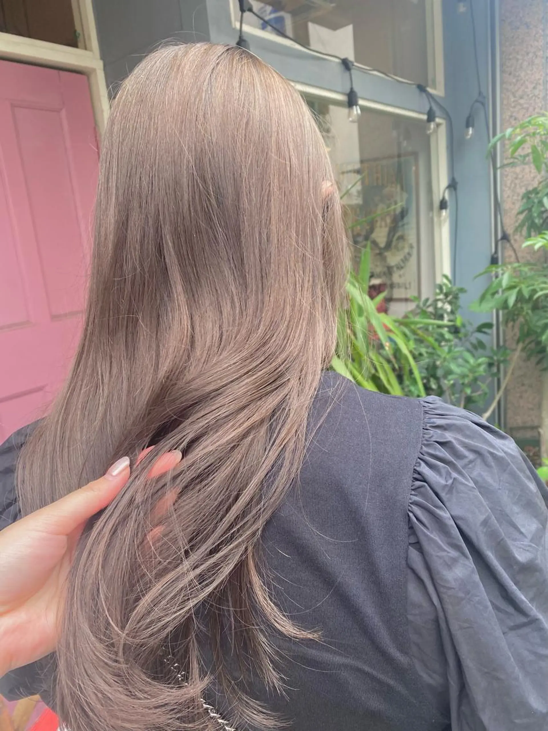 ロング カラー ベージュカラー カット ヘアカラー トリートメント ヤスザトアヤノ ／レイヤー／オリーブのヘアスタイル