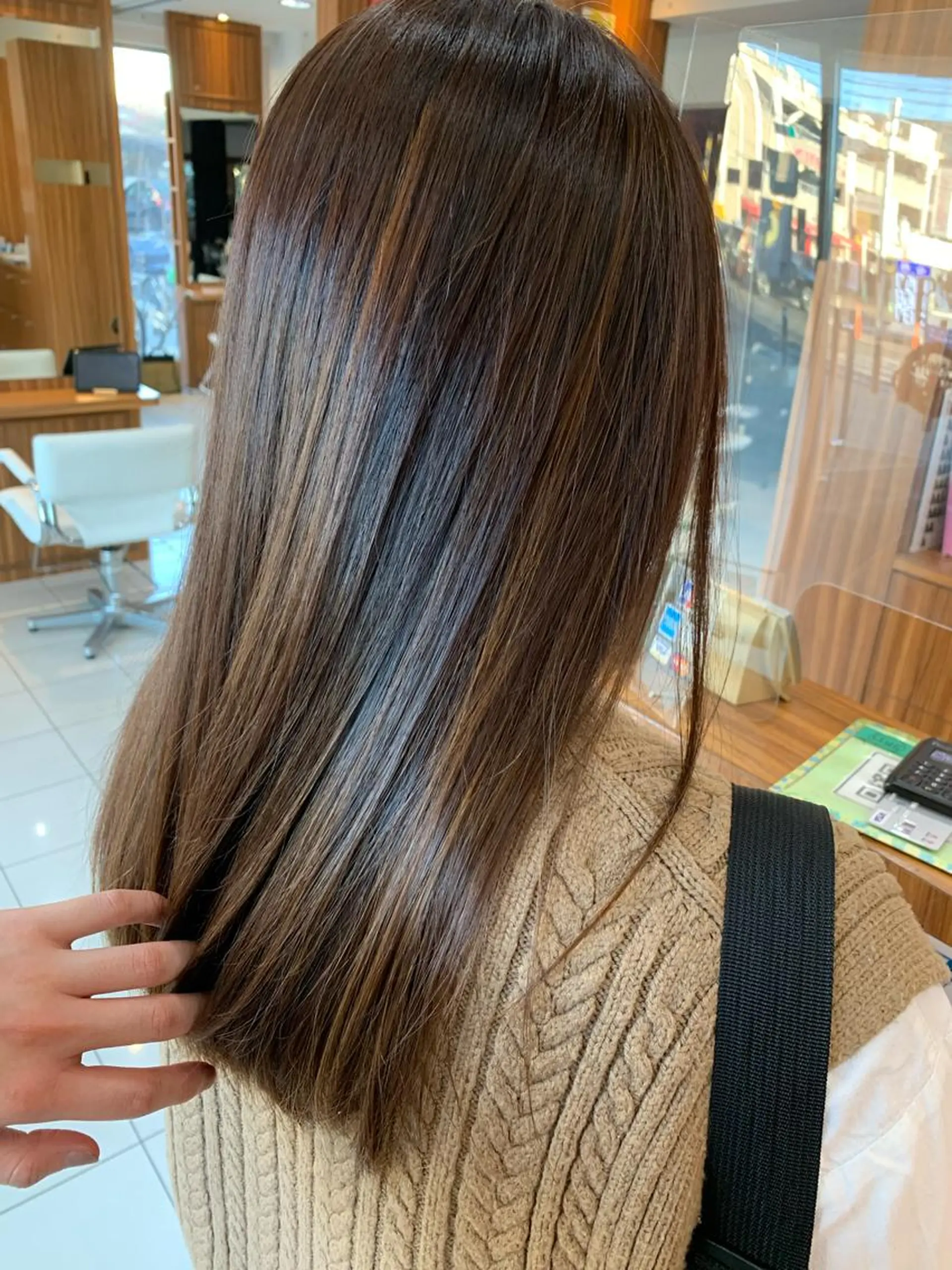 セミロング カラー 白髪ぼかしハイライト 柳川拓哉のヘアスタイル
