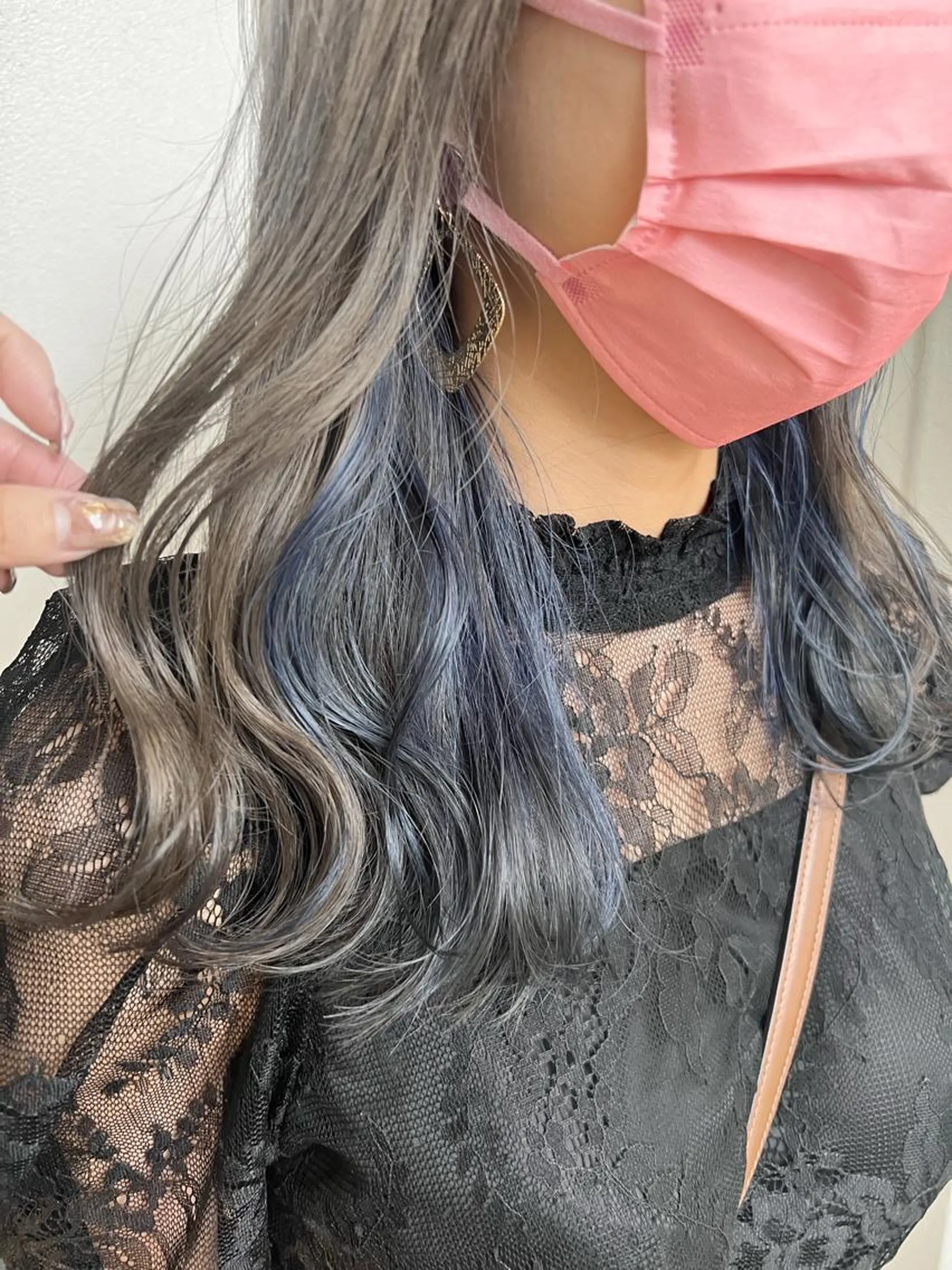 ミディアム カラー ブリーチ ケアブリーチ ダブルカラー イヤリングカラー ハイライトカラー ヘアカラー トリートメント ダブルカラー　/ インナーカラーMiiのヘアスタイル