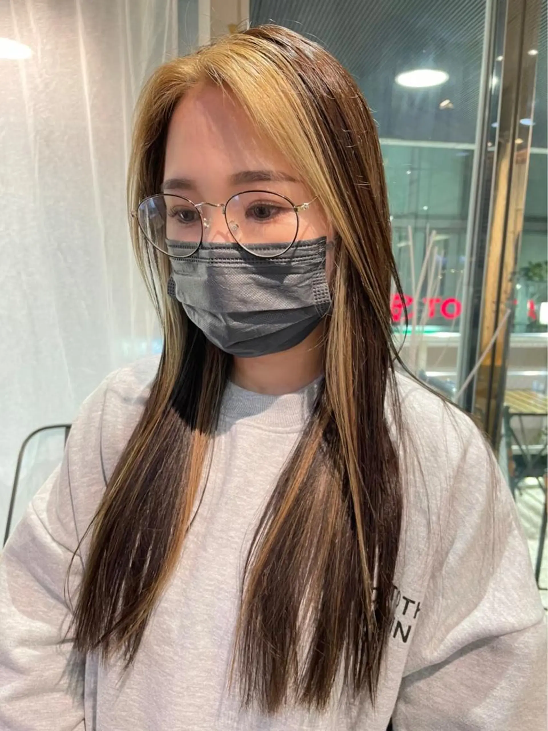 セミロング カラー セミロングパーマ ベージュカラー 黒髪 ブリーチ ブルーカラー ニュアンスネイル パーマ/コトミ🐸のヘアスタイル