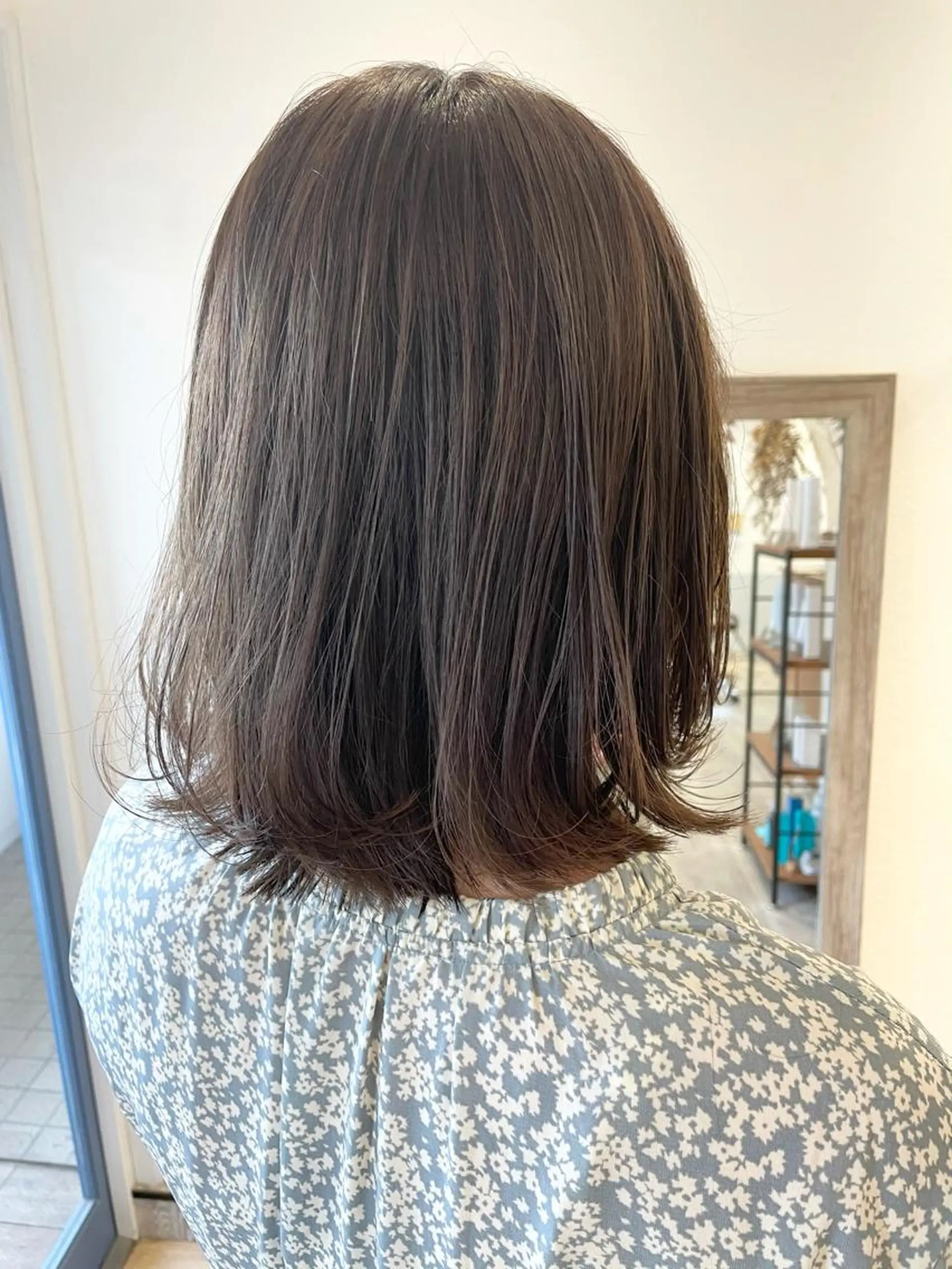 ミディアム 🩰オリーブ/ ベージュ松本咲花🩰のヘアスタイル