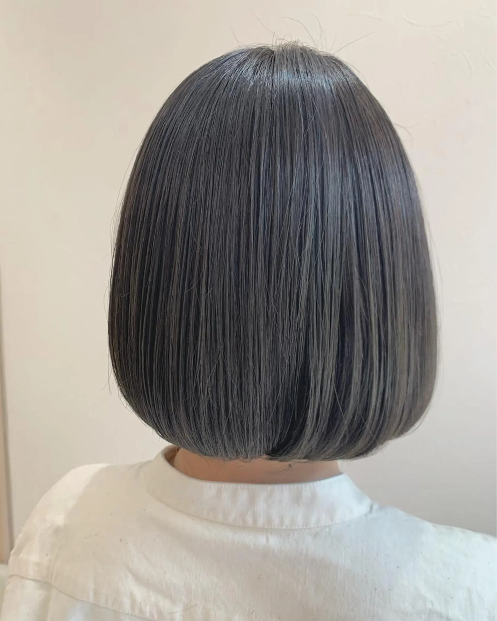 ショート カラー ヘアカラー トリートメント 店長ハイトーンカラー 柞山史奈のヘアスタイル