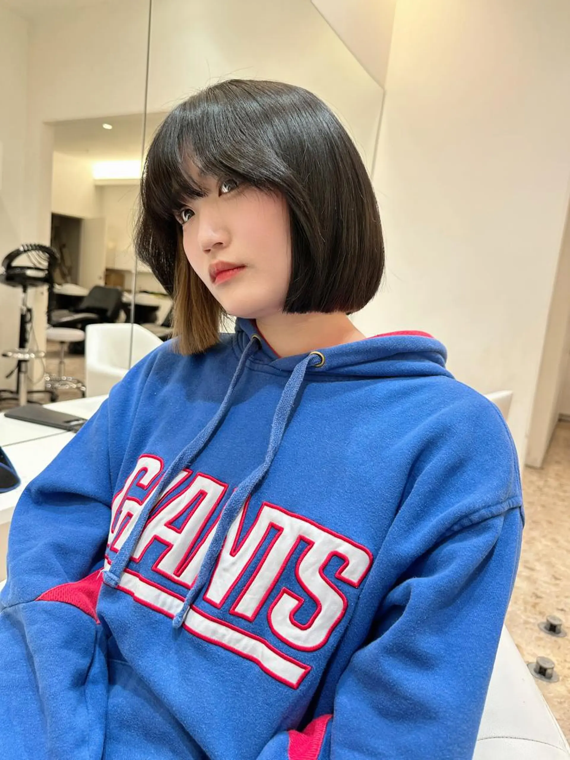 ショート カラー ヘアアレンジ キッズ 切りっぱなしボブ ショートボブ グレージュ ボブ 顔周りカット 🌿ブリーチ/髪質 改善/🌿‬JINのヘアスタイル