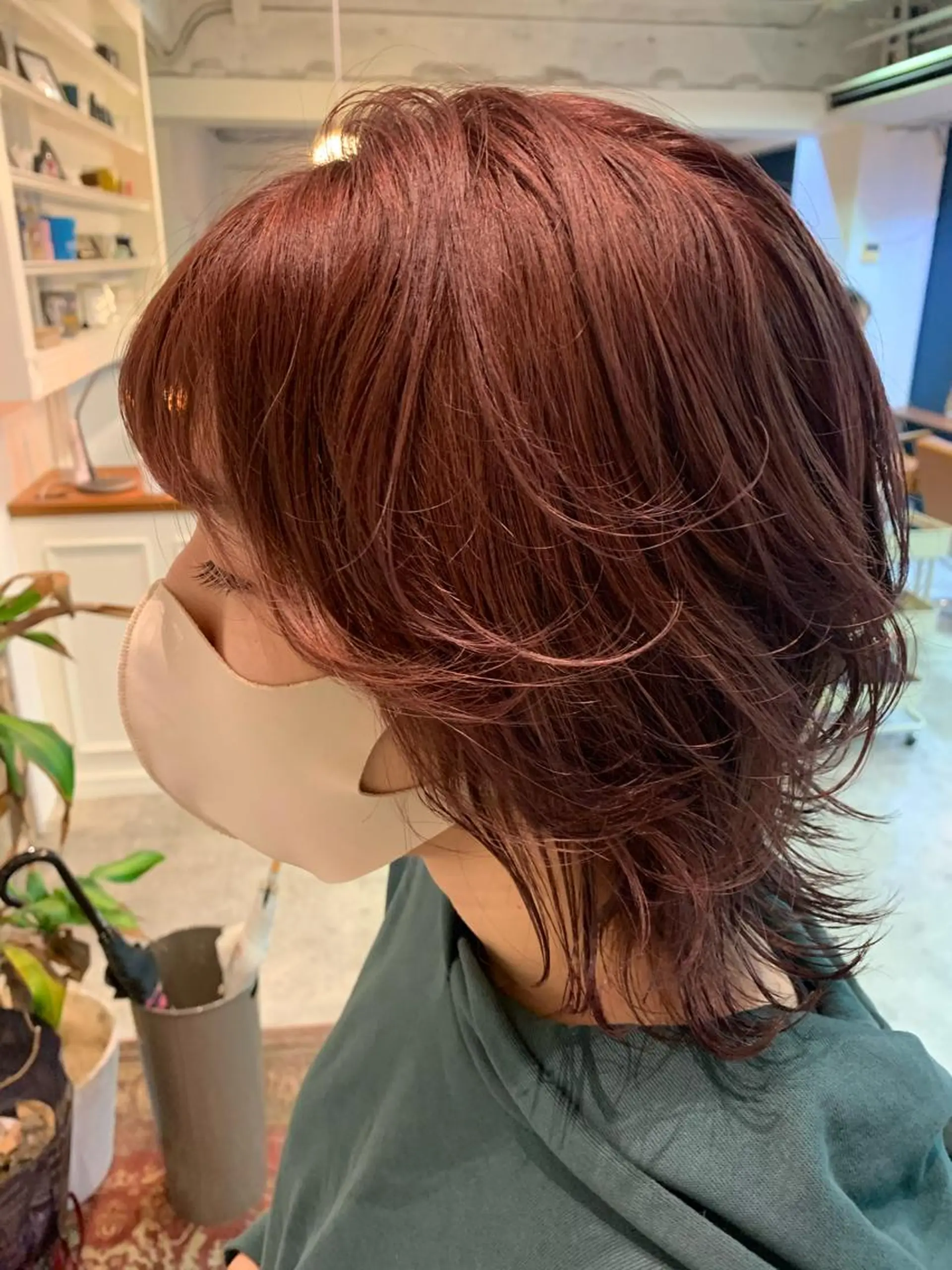 ミディアム カラー ヘアアレンジ ラベンダーカラー ラベンダーピンク ピンクカラー カット ヘアカラー トリートメント 山崎 澪のヘアスタイル