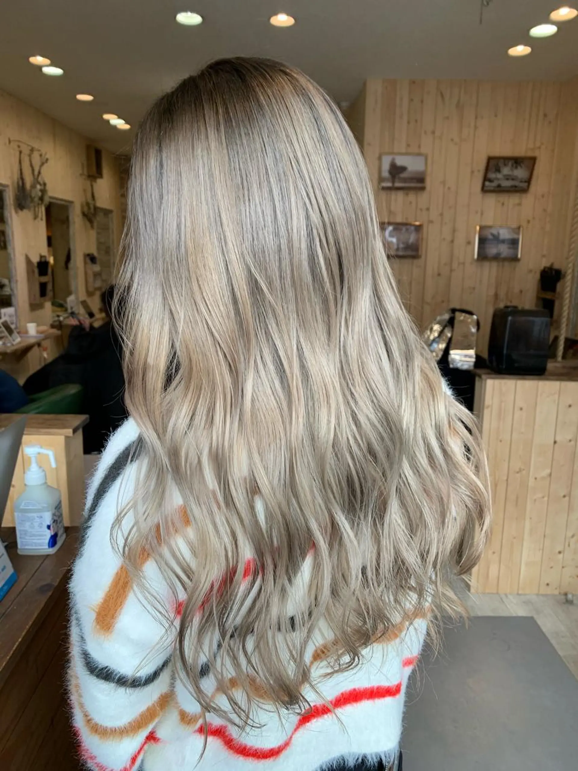 セミロング カット ヘアカラー 高山 滉太のヘアスタイル