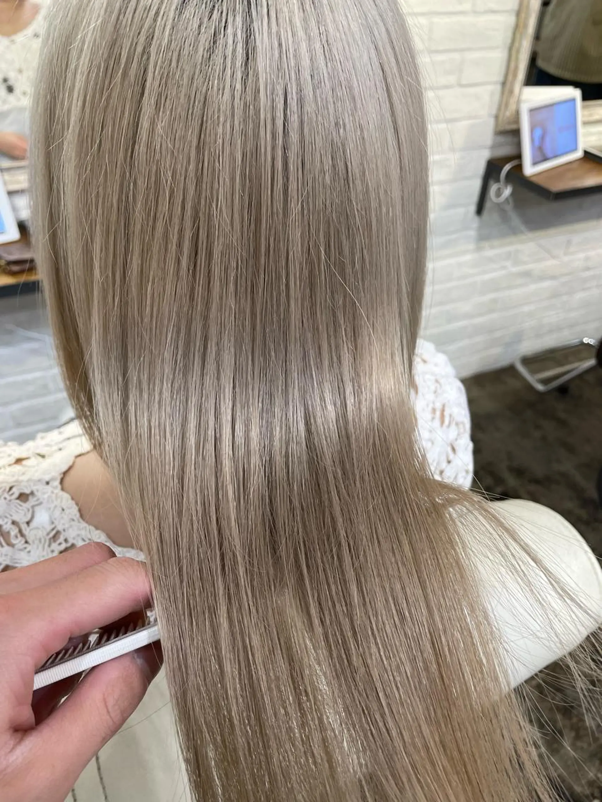 セミロング 髪質改善 トリートメント ヘアカラー トリートメント hair living Liko池袋東口店所属・✨透明感カラー🌱 上村　舜のヘアスタイル