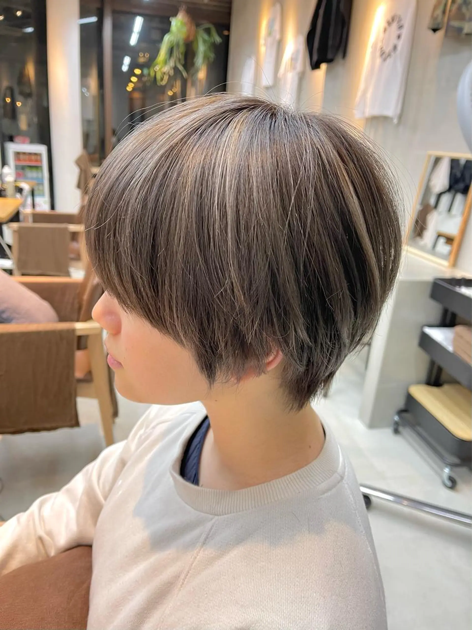 ショート カラー ベージュカラー ブリーチ ハイライトカラー ハイライト 似合わせショート×透 明感/やじまたかしのヘアスタイル