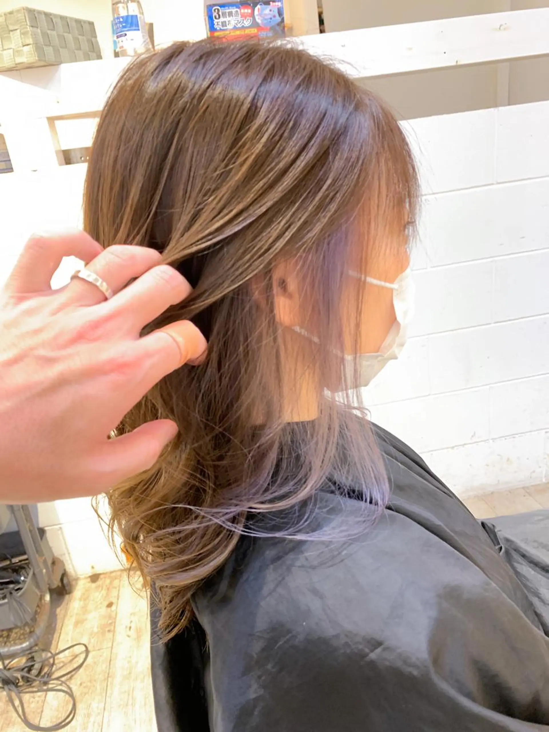 ミディアム カラー アッシュ アッシュブラウン ブラウンカラー インナーカラー パープルカラー 鈴木 悠平のヘアスタイル