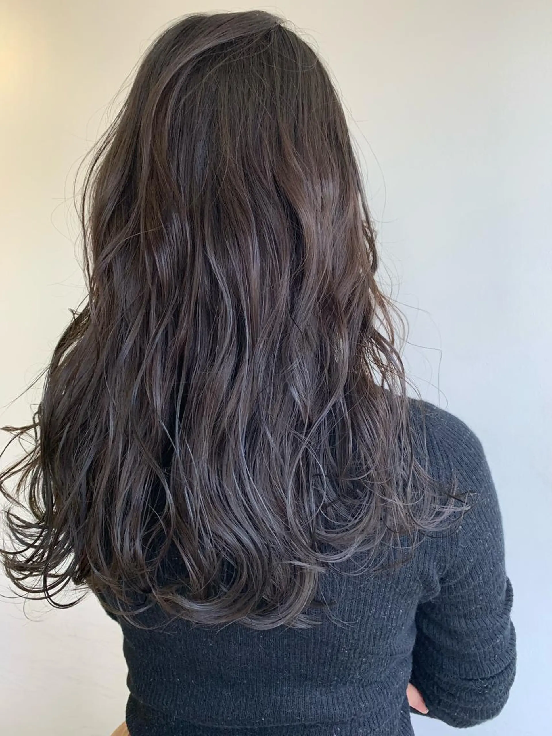 カラー イルミナカラー nuu所属・💜ショート💜 ウルフ、ボブ二色亜美のヘアスタイル