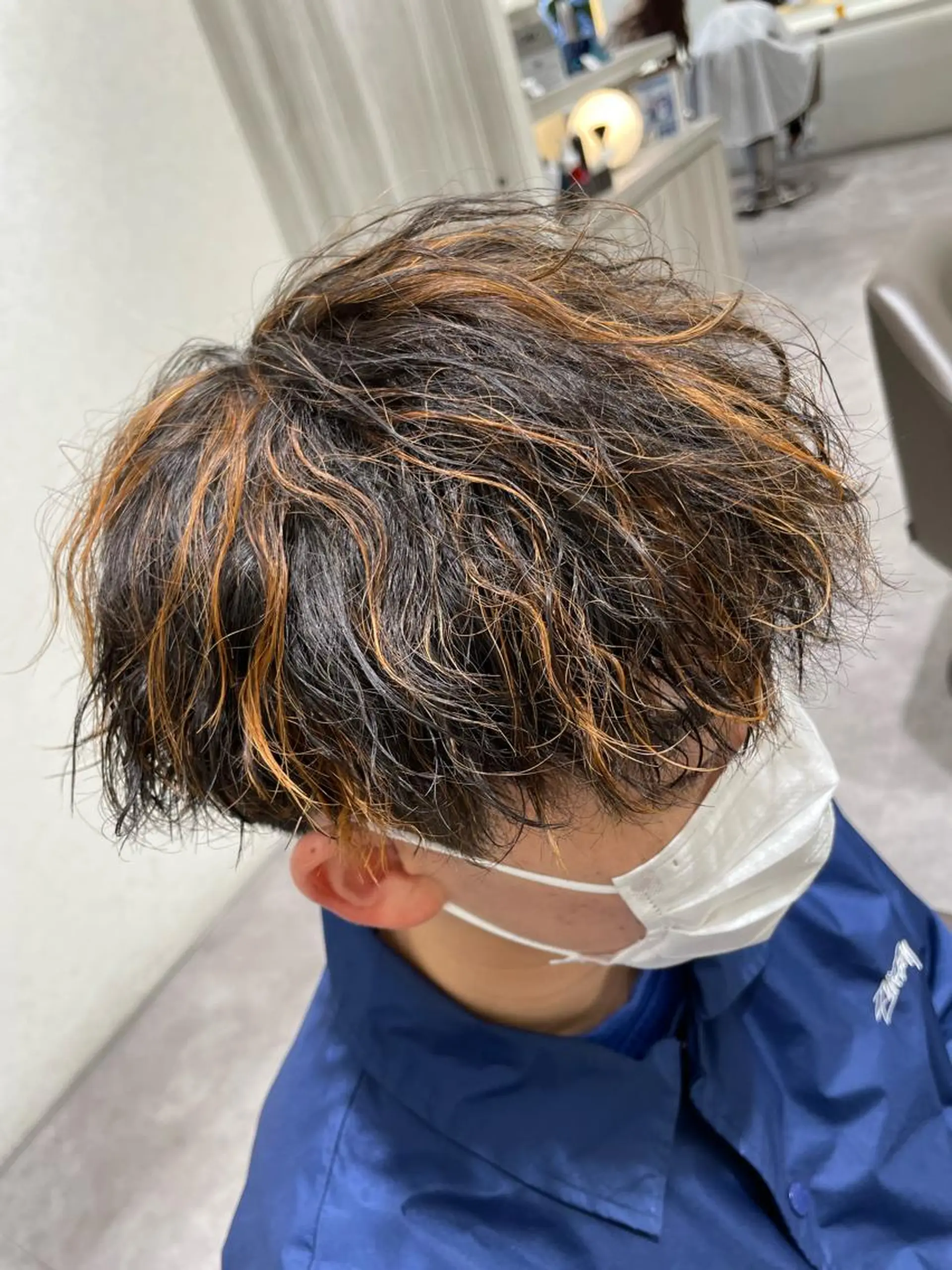 ショート カラー パーマ メンズ メンズブリーチ メンズハイライト メンズメッシュ メンズパーマ メンズツイストパーマ カット ヘアカラー パーマ メンズ特化店長✨ 9/14空◎岡本一真のヘアスタイル