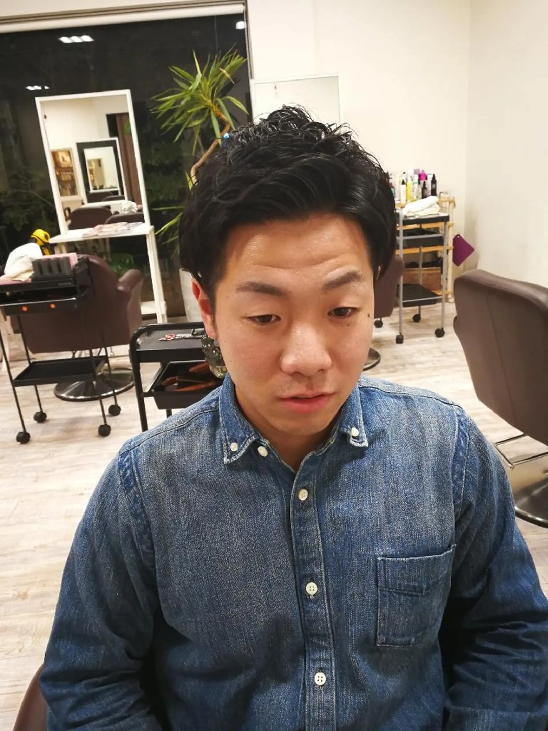 メンズ パーマ メンズパーマ Aile所属・酸性ストレート／カラ ー/山下高明のヘアスタイル