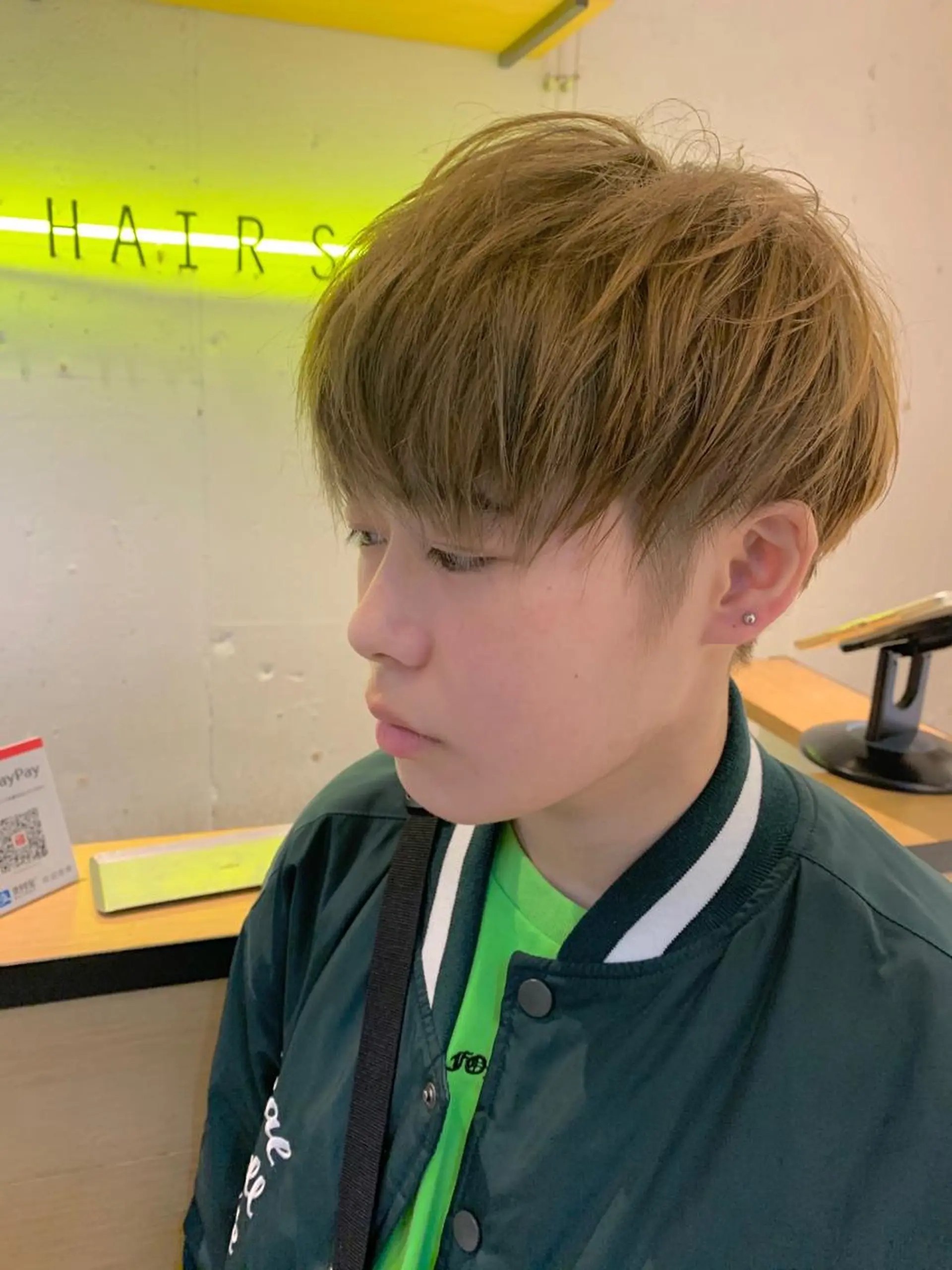 ショート カラー ブリーチ ケアブリーチ イルミナカラー Fuuu《フゥ》所属・シノザキ シンゴのヘアスタイル