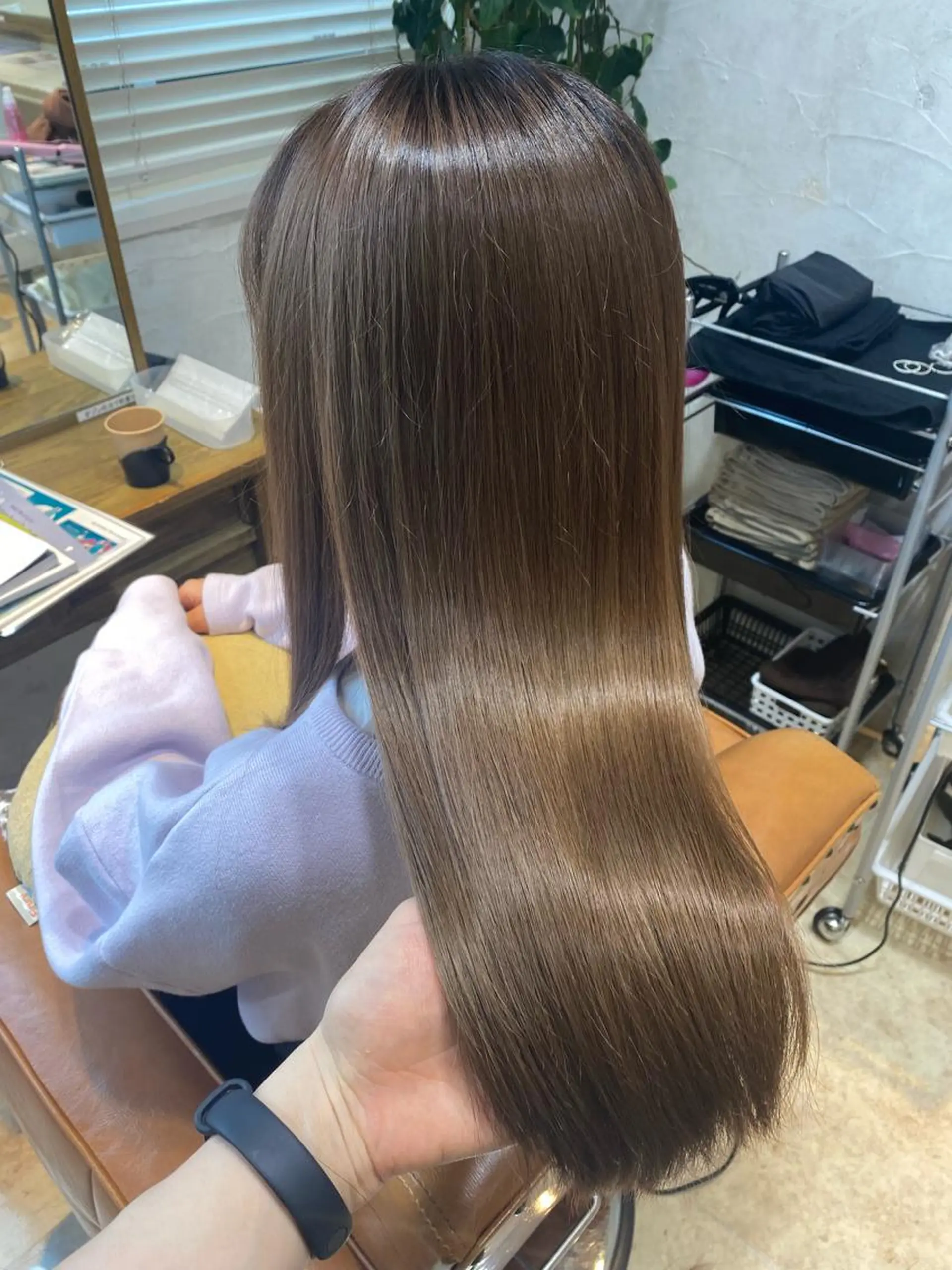 ロング シアーベージュ ヘアカラー 🌸Bob🌸 市井友佳子のヘアスタイル