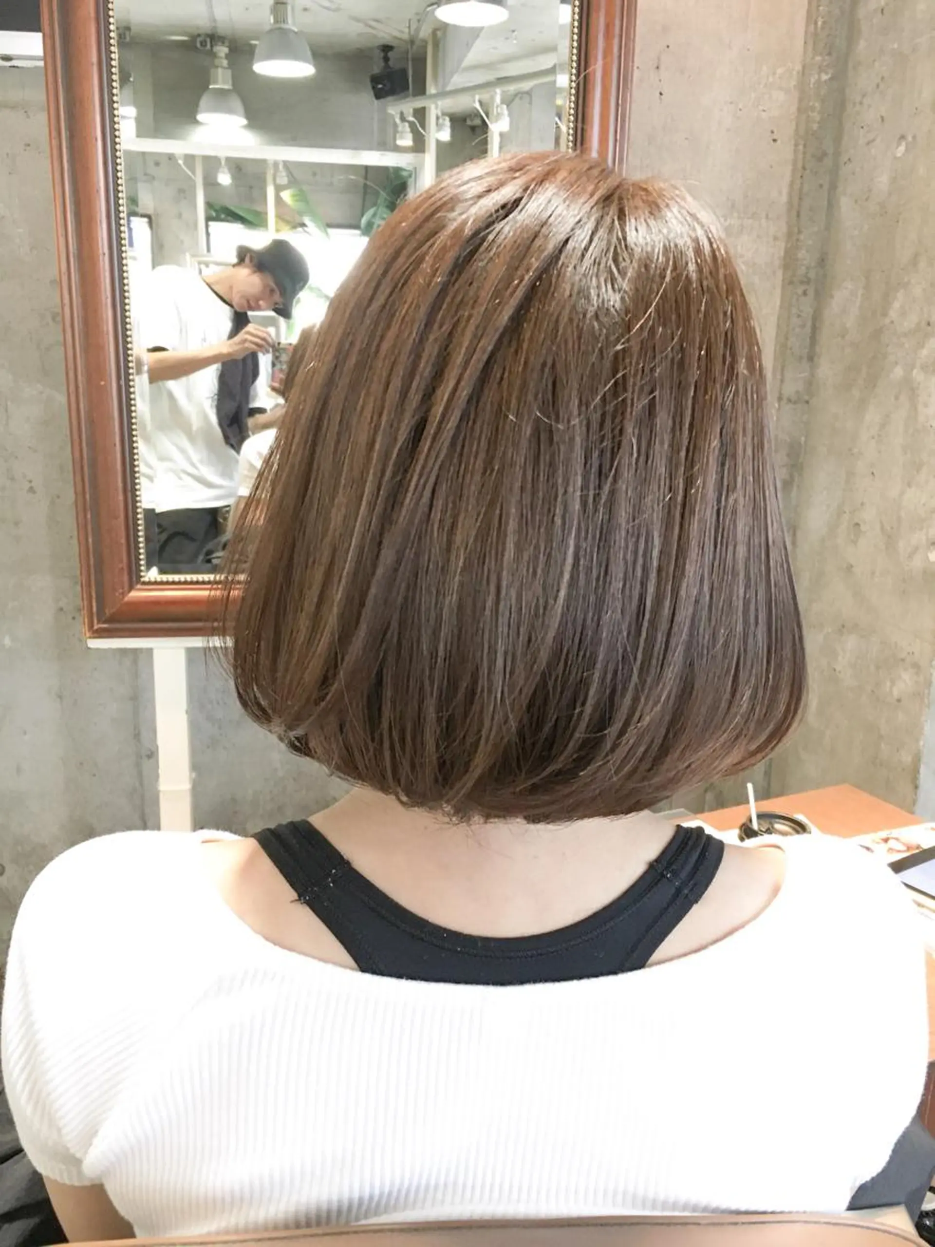 ミディアム カラー グレージュ 北條 優輝のヘアスタイル