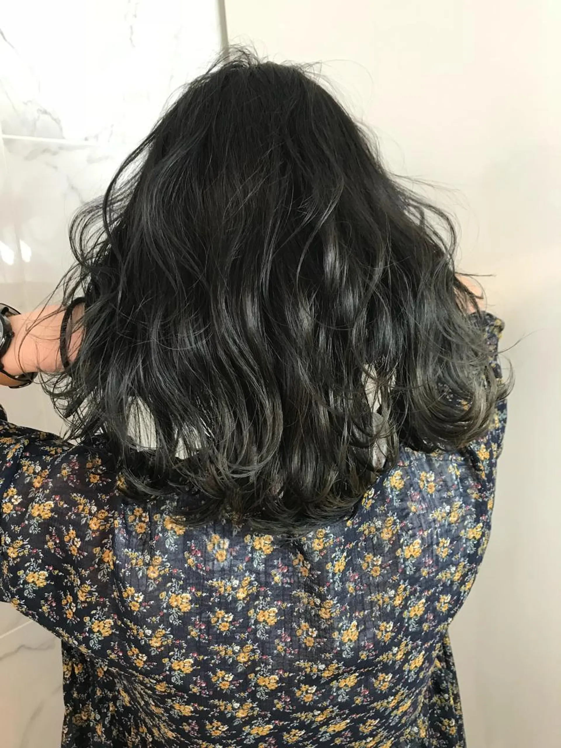 ミディアム カラー ヘアカラー AVANCE emiのヘアスタイル