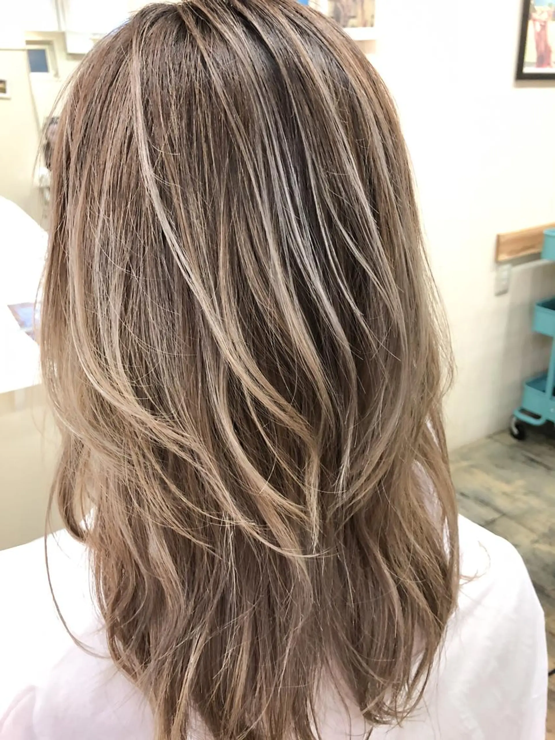 ミディアム カラー ハイライトカラー ハイトーンカラー ハイライト WONK. ウォンク 心斎橋のヘアスタイル