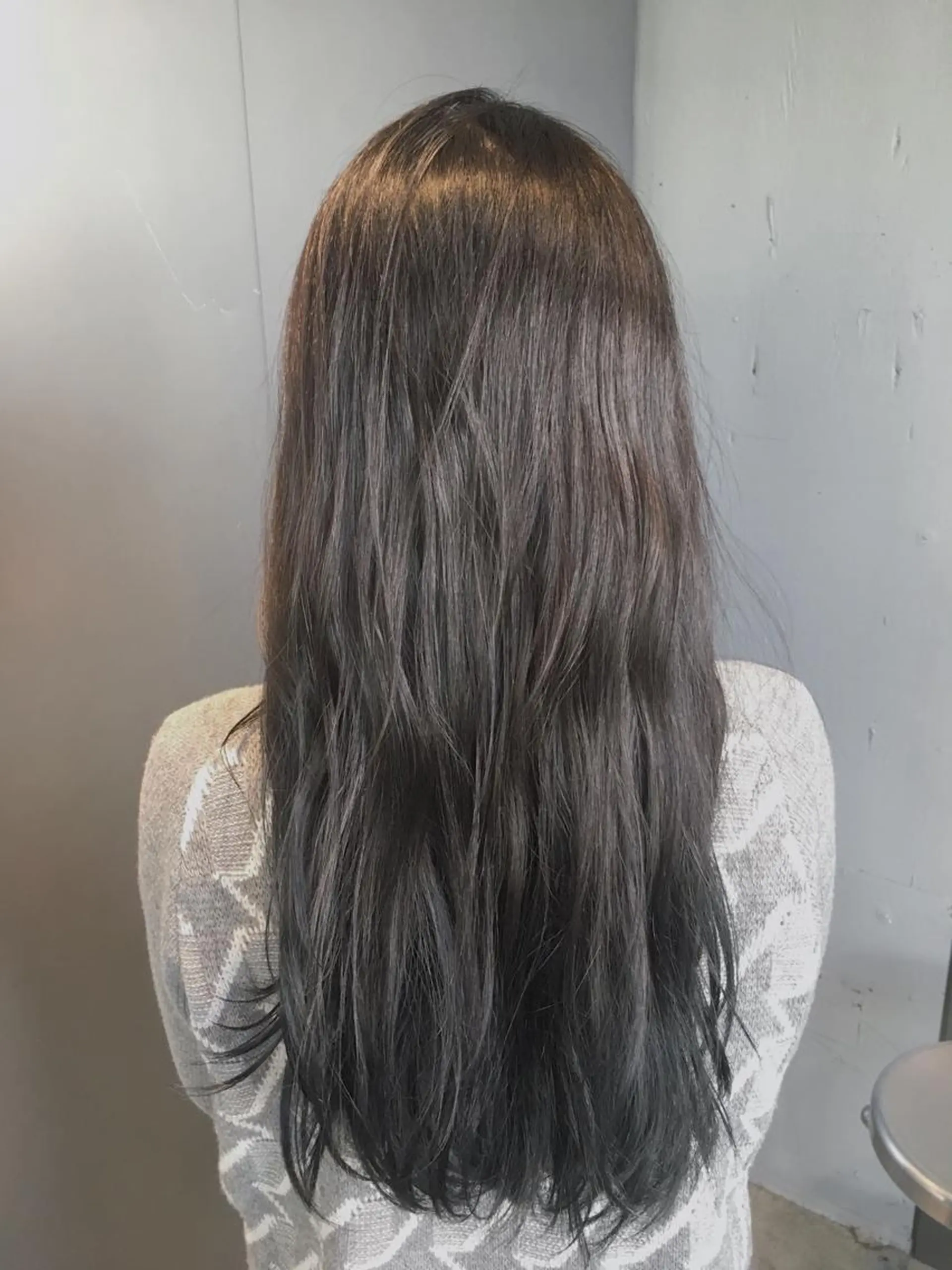 ロング カラー ブリーチ 透明感カラー ダークグレー ヘアカラー トリートメント 代表 中島貴志のヘアスタイル
