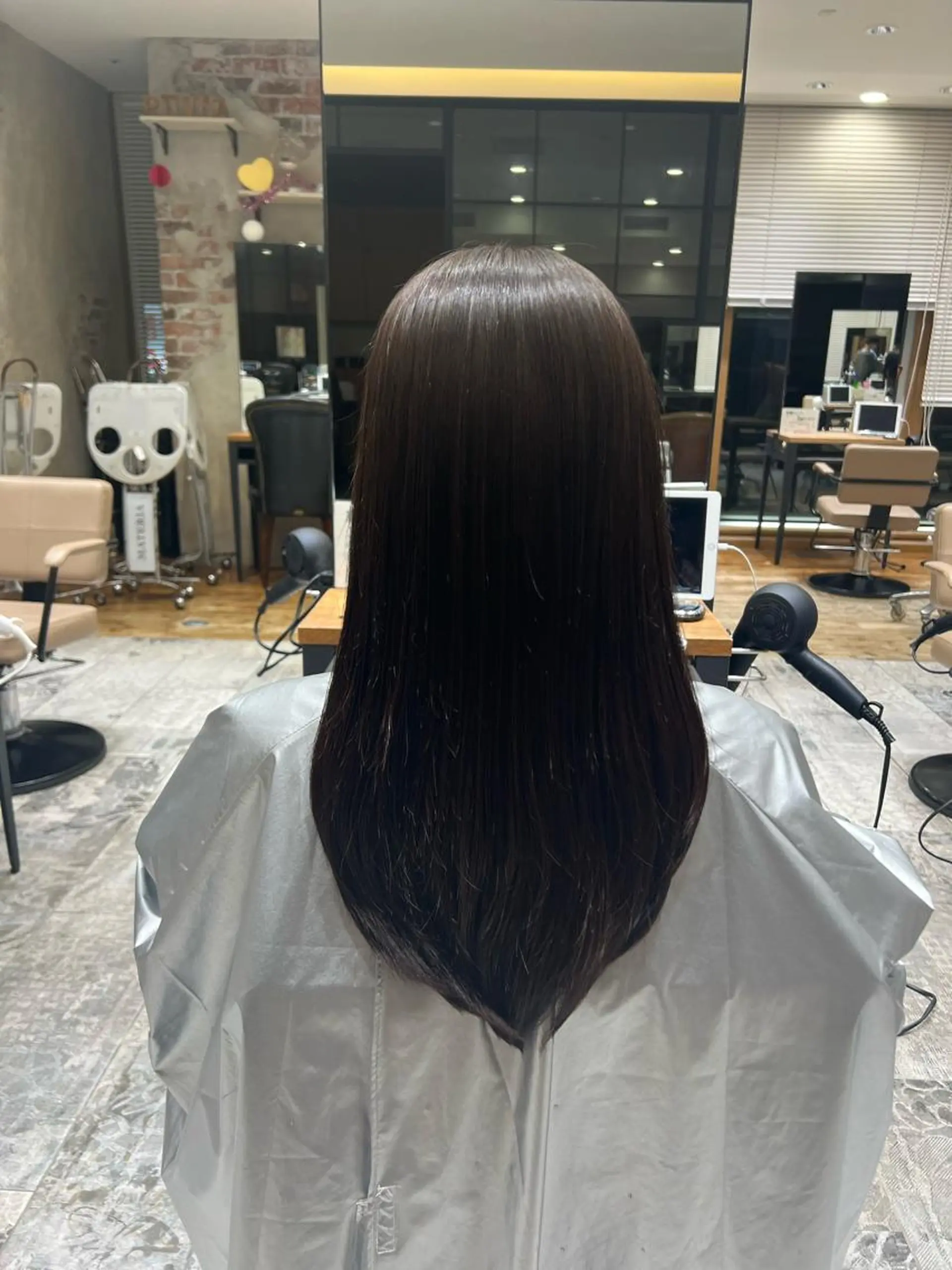 セミロング カラー ヘアカラー トリートメント 透明感🫧 佐藤歩夢のヘアスタイル
