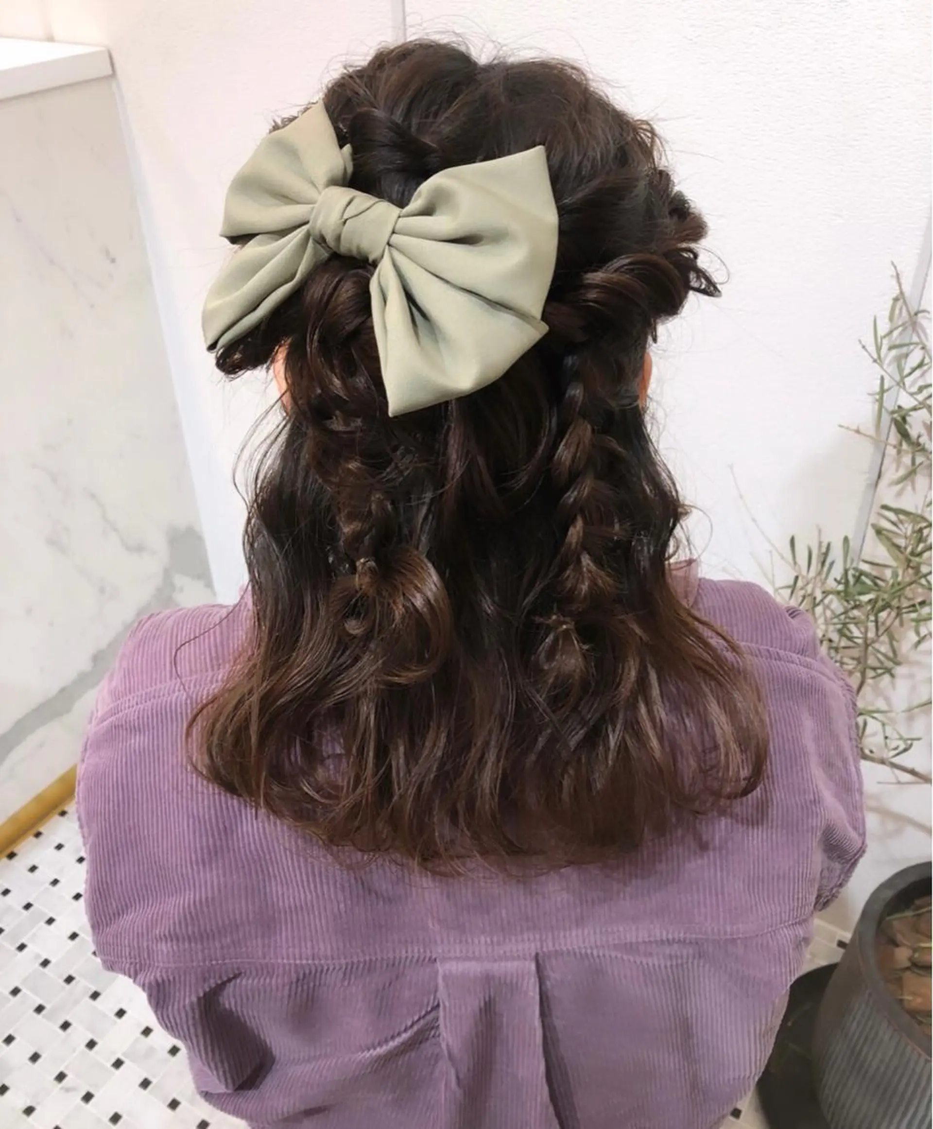 セミロング カラー ヘアアレンジ ハーフアップ 関谷 あいみのヘアスタイル