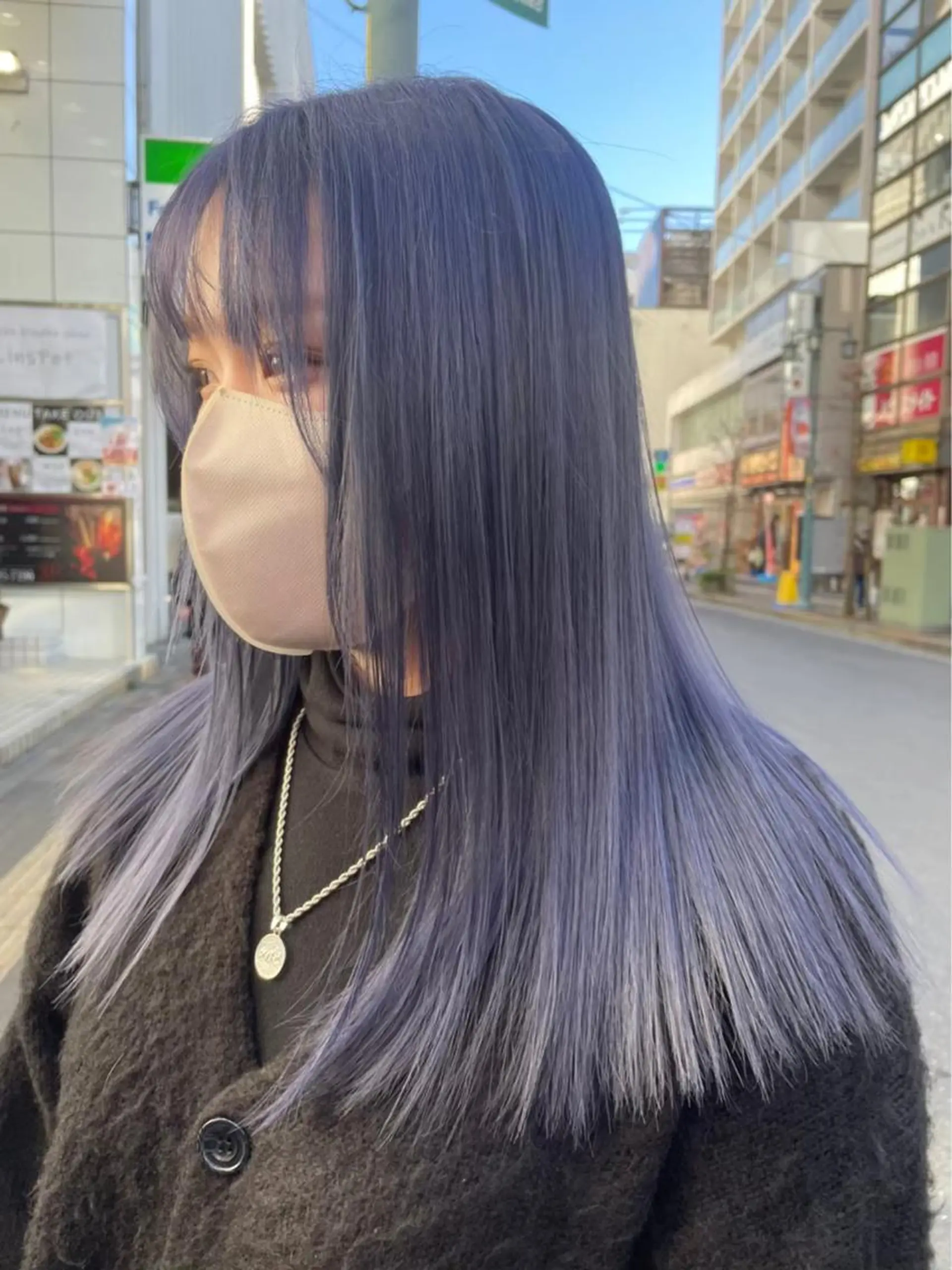 ロング カラー ベージュカラー 黒髪 ブリーチ ブルーカラー ブルーブラック 似合わせカット パーマ/コトミ🐸のヘアスタイル