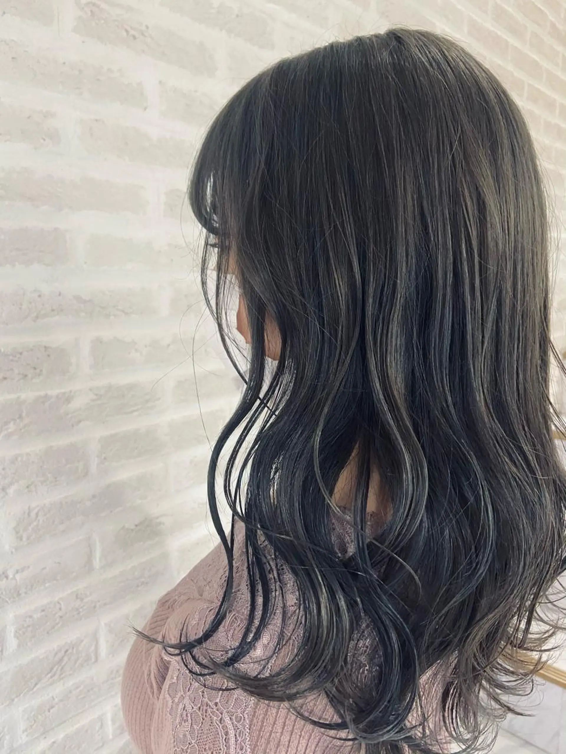 ロング カラー ヘアアレンジ アッシュ パープルカラー パープルアッシュ ヘアカラー トリートメント ヘアセット 北岡慶子☺︎／ リピーター様多数👏のヘアスタイル