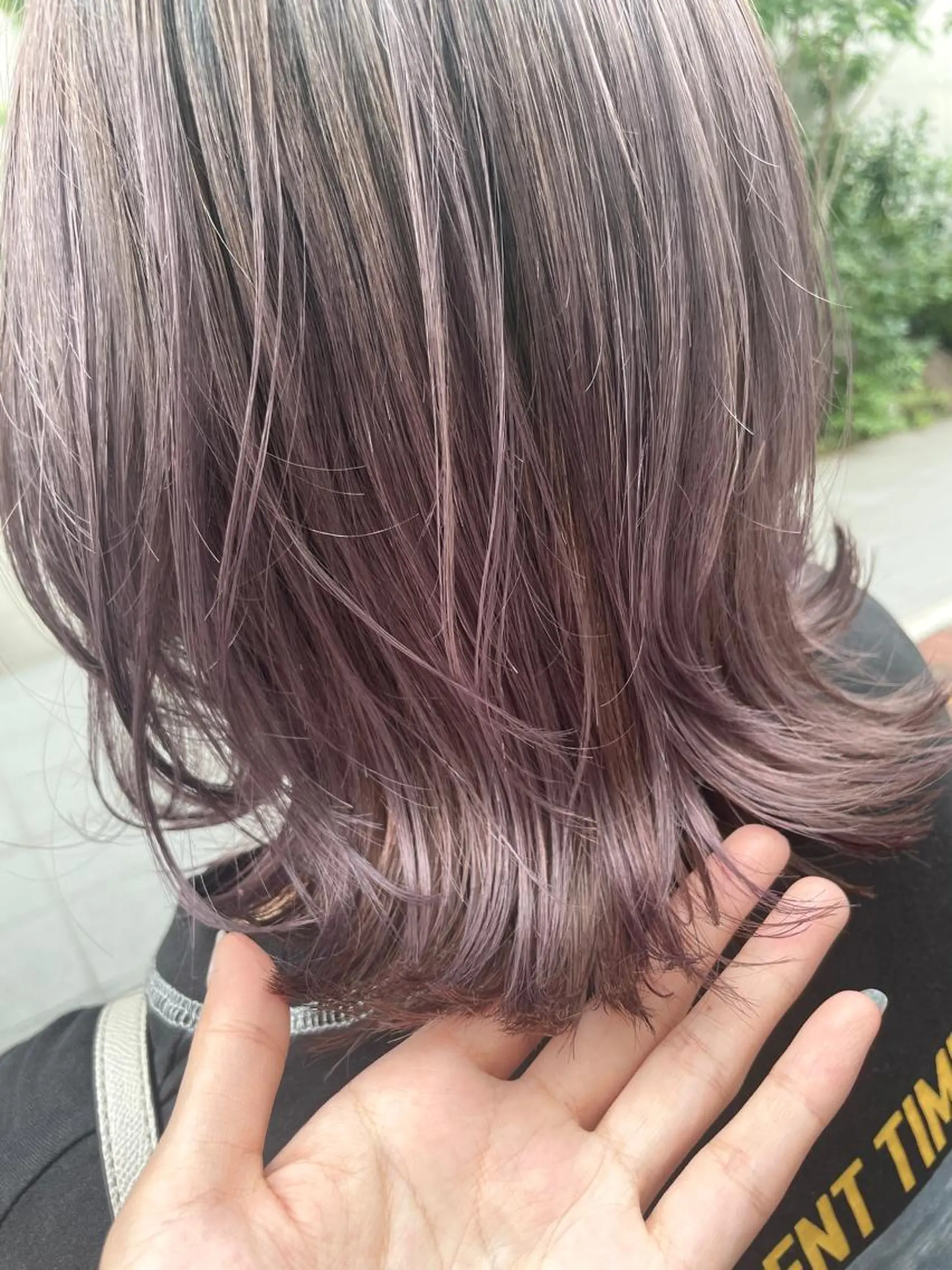 ミディアム カラー アッシュ ブリーチ ラベンダーカラー ラベンダーアッシュ パープルカラー カット ヘアカラー トリートメント BEBE所属・ブリーチなし 透明感カラーKANAのヘアスタイル