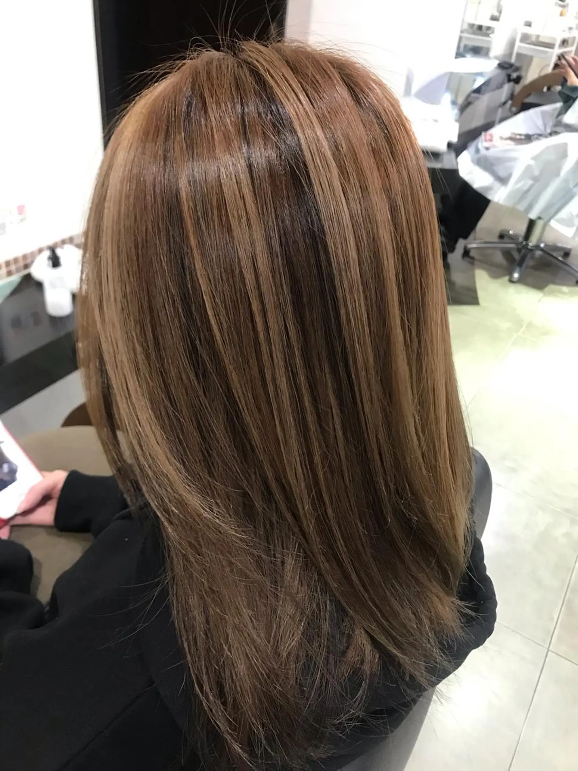 セミロング カラー ヘアアレンジ ハイライトカラー ハイライト DISCOHAIRsanc（ルジャルダン町田）所属・烏山 達也のヘアスタイル