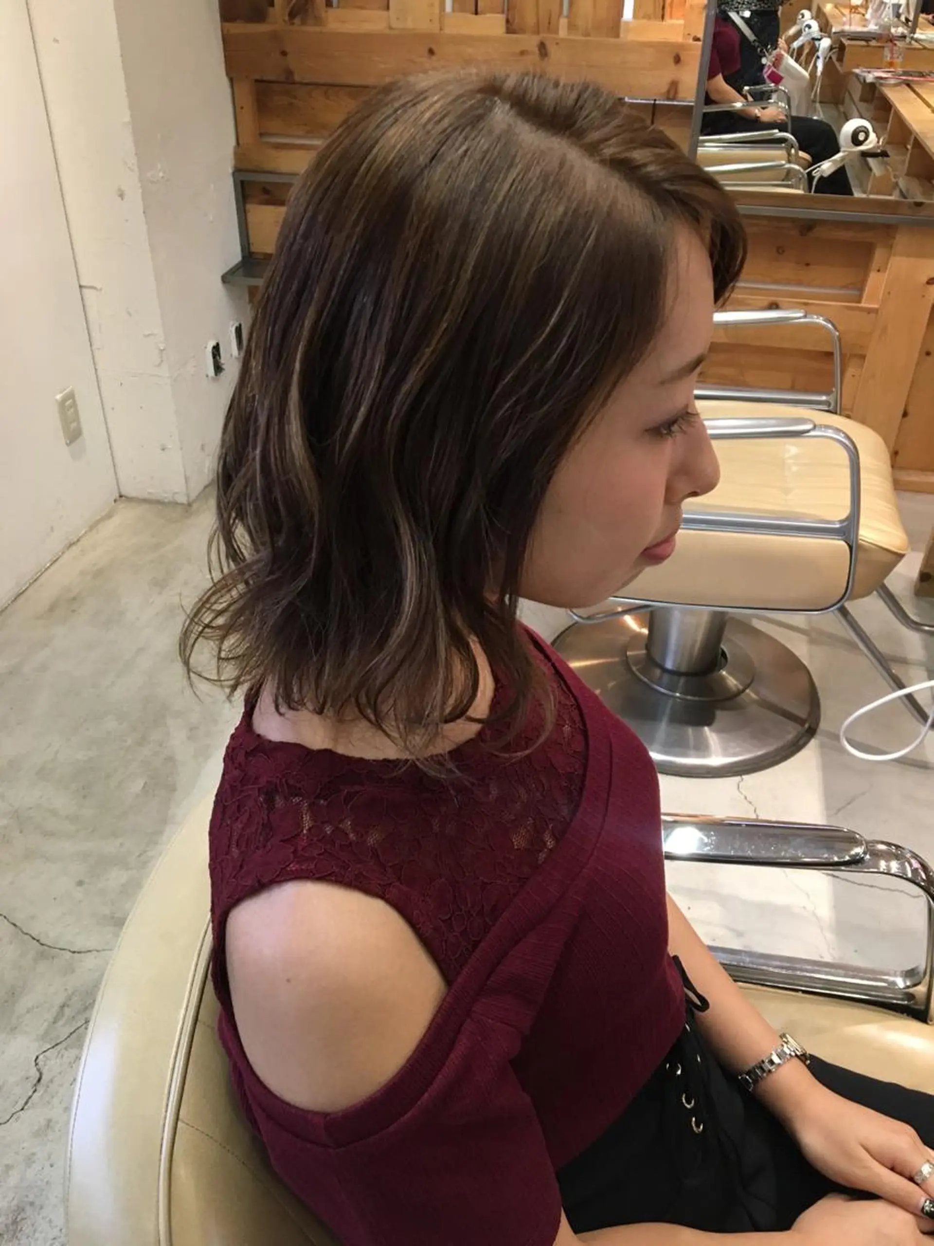 ミディアム カラー ベージュカラー ハイライトカラー ハイライト SALOWIN所属・マンツーマン美容師 MIHO♡のヘアスタイル