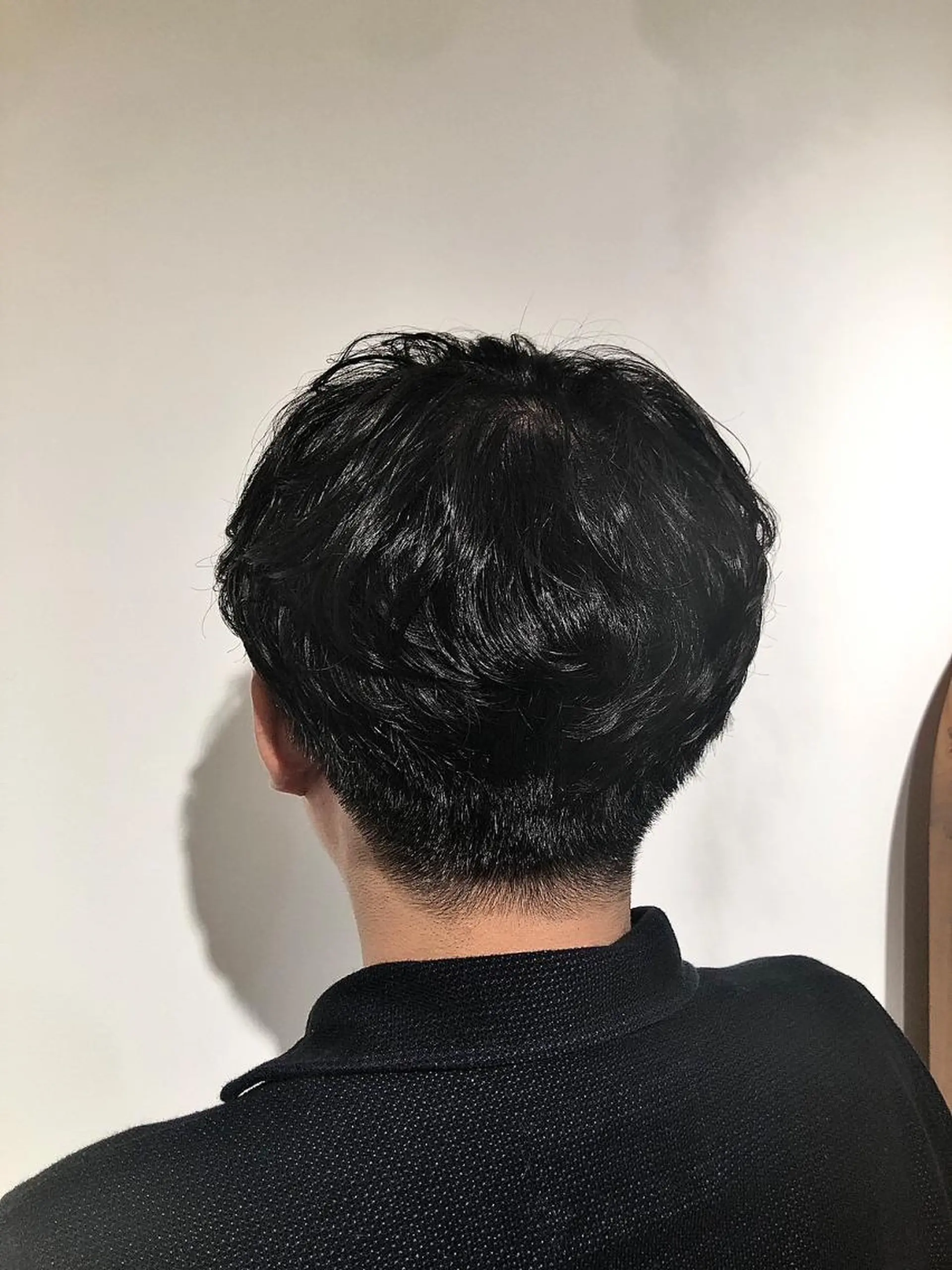 ショート メンズ アップバング ビジネス マッシュ メンズパーマ メンズツイストパーマ カット 高橋 英彦のヘアスタイル