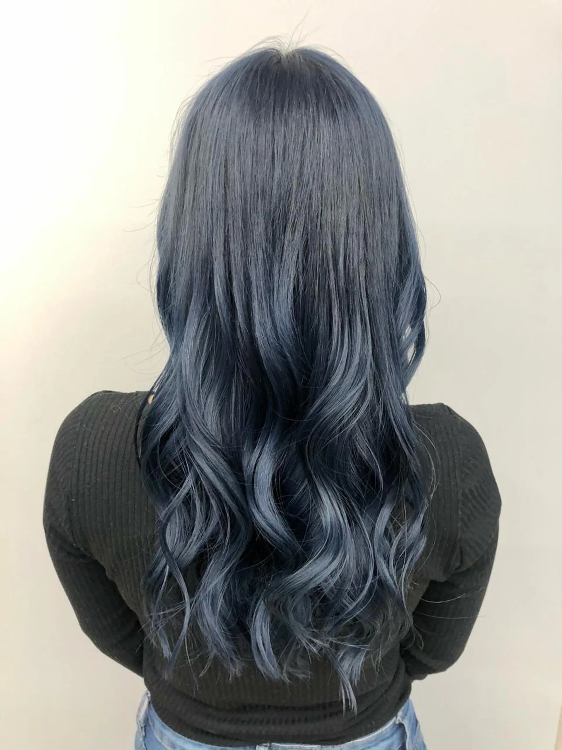 ミディアム カラー ブリーチ ブルーカラー 代表　YUKI ☆のヘアスタイル
