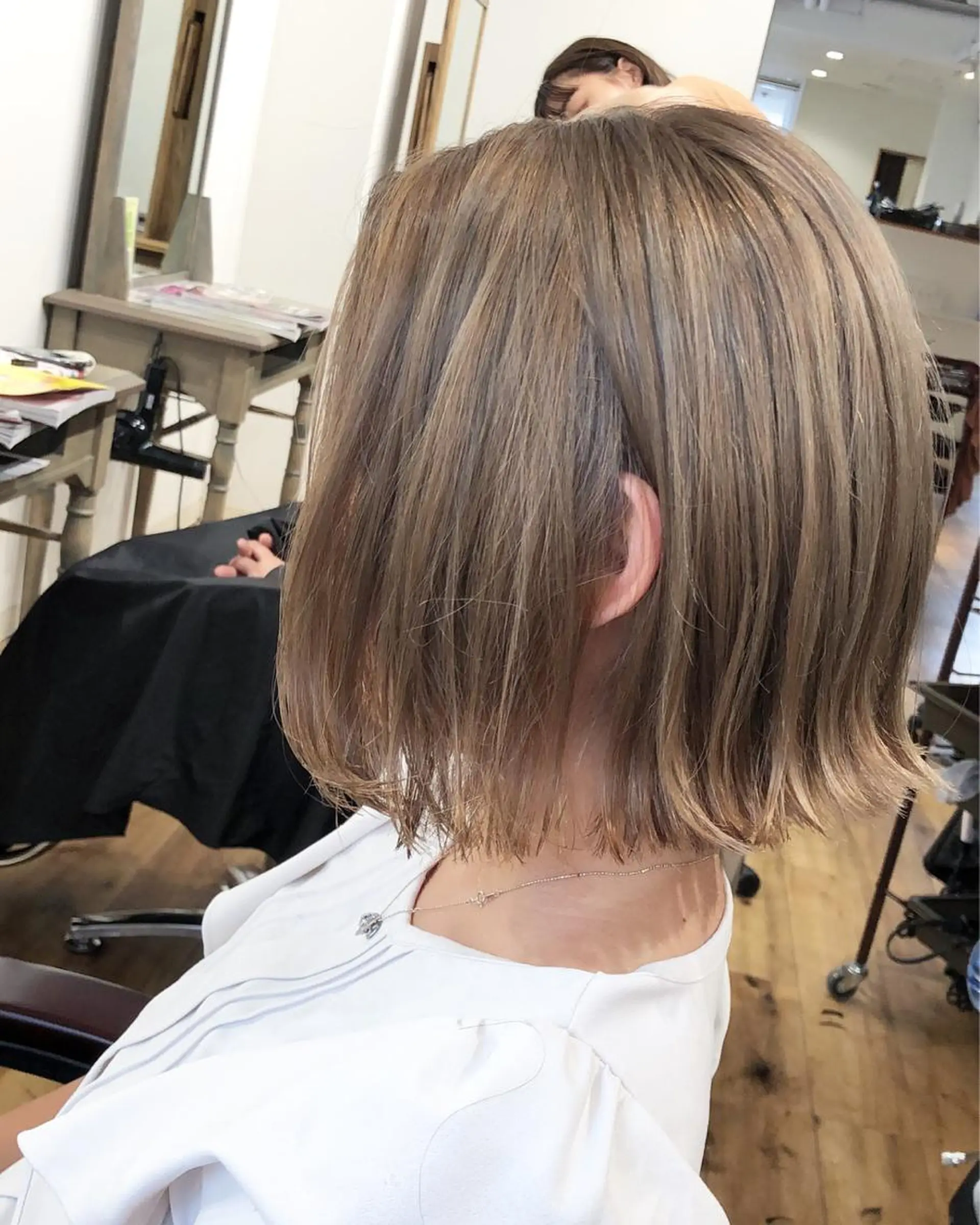 ショート カラー カット ヘアカラー トリートメント タカハシ ユウキのヘアスタイル